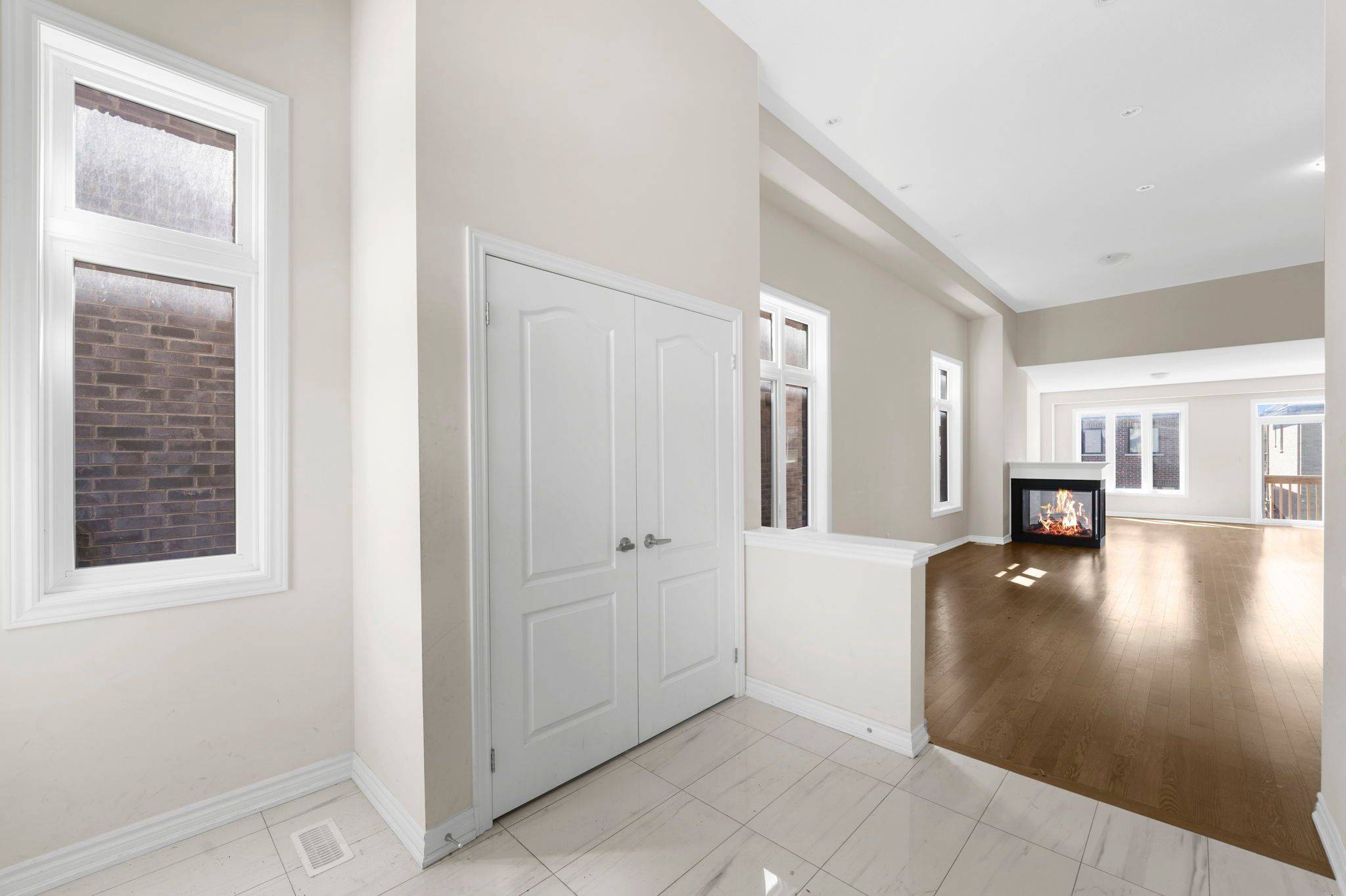 Oshawa, ON L1H 8L7,1211 Plymouth DR