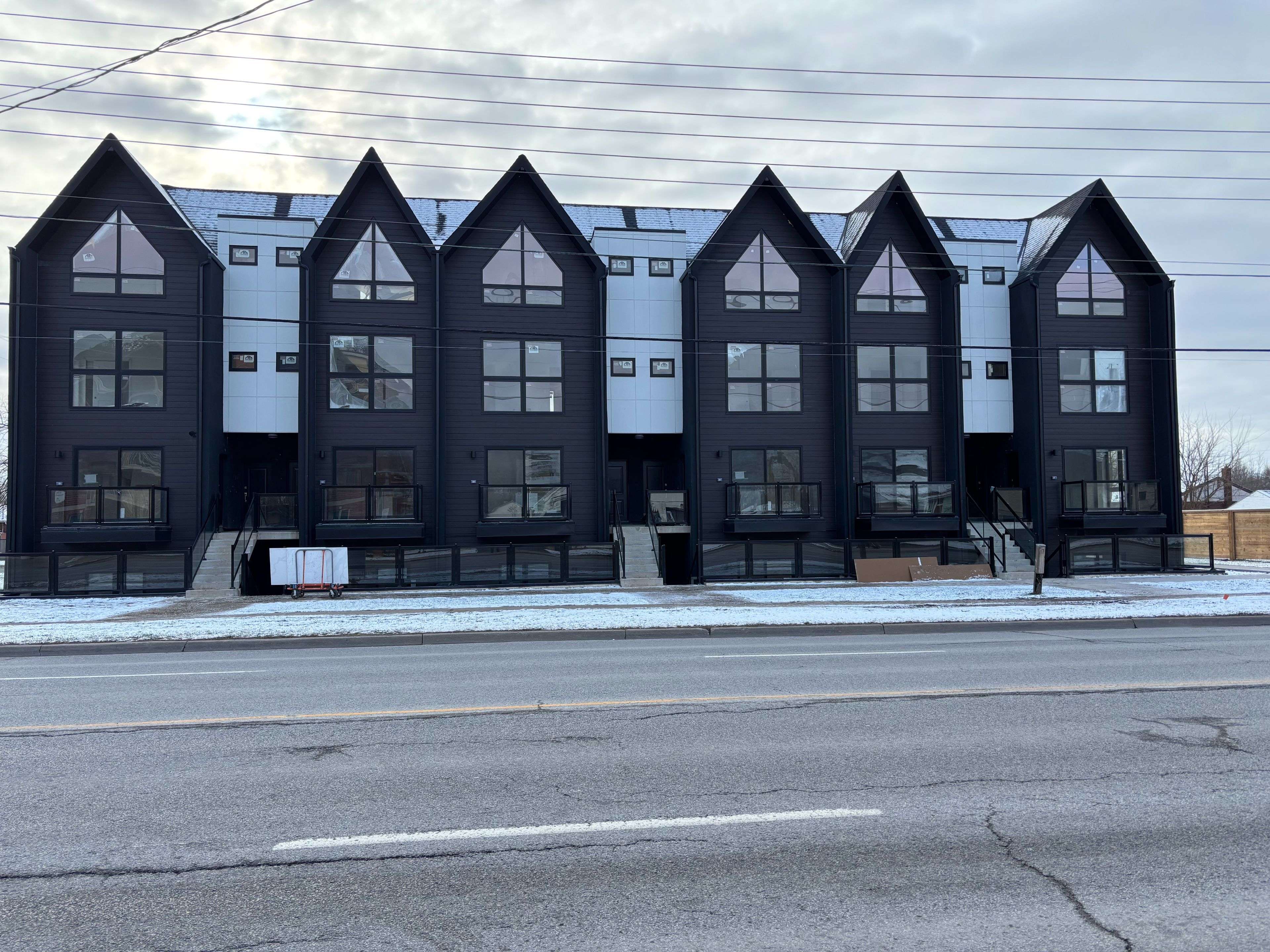 Niagara Falls, ON L2G 4R8,7277 Wilson CRES #104