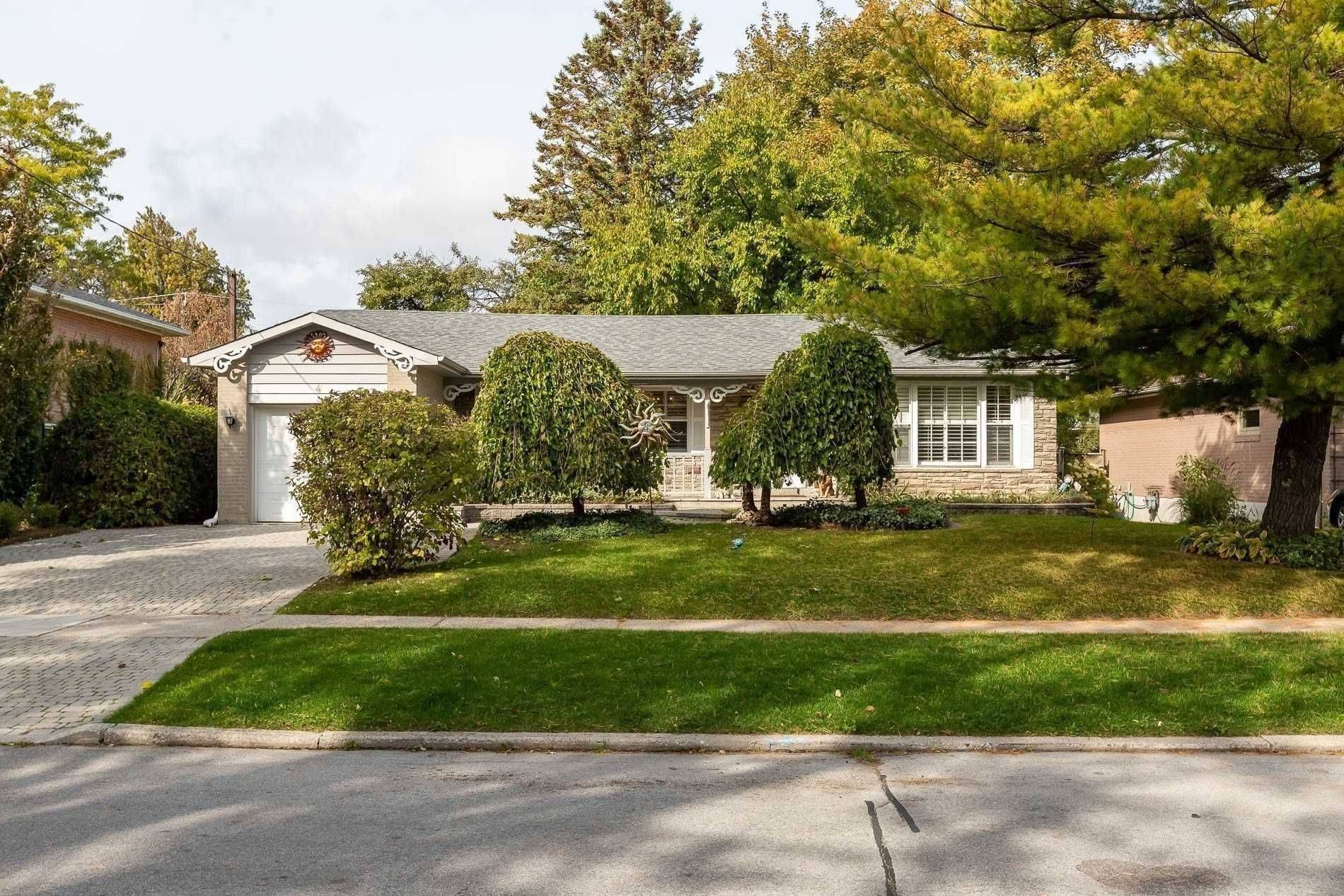 Toronto C13, ON M3B 1K3,4 Park Glen DR #Lower