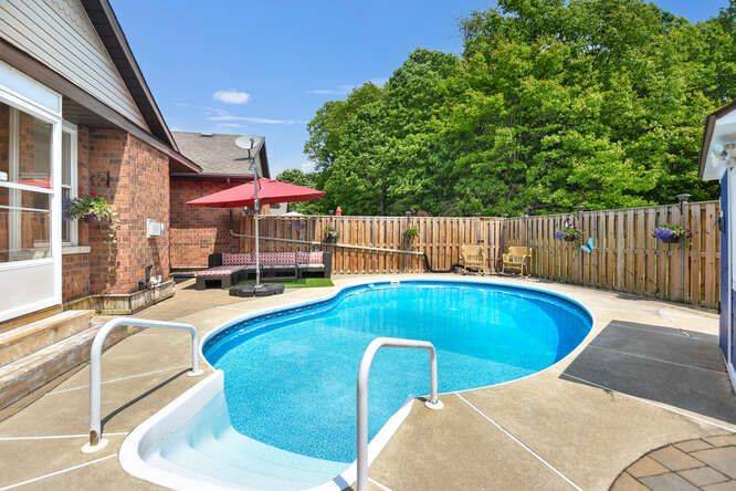 Brockville, ON K6V 7K8,125 Butlers CRES