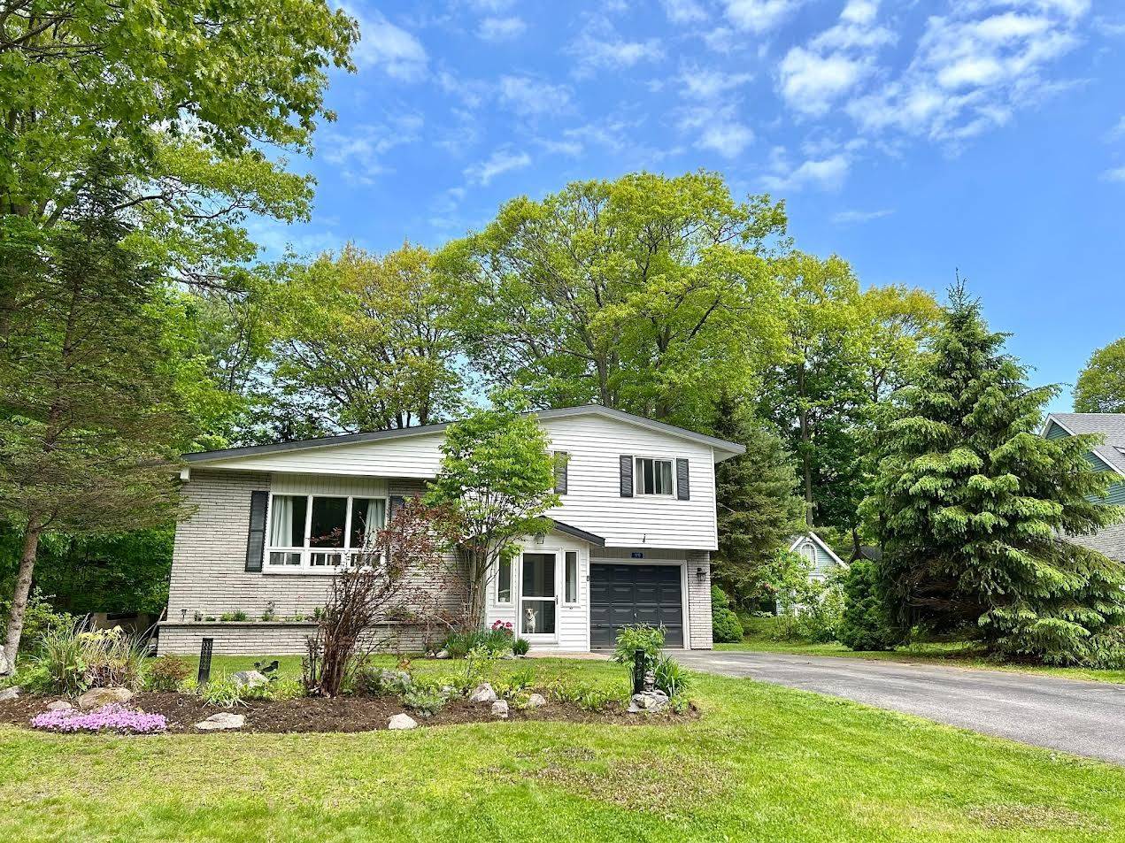 Gravenhurst, ON P1P 1A6,170 Tiffany TRL