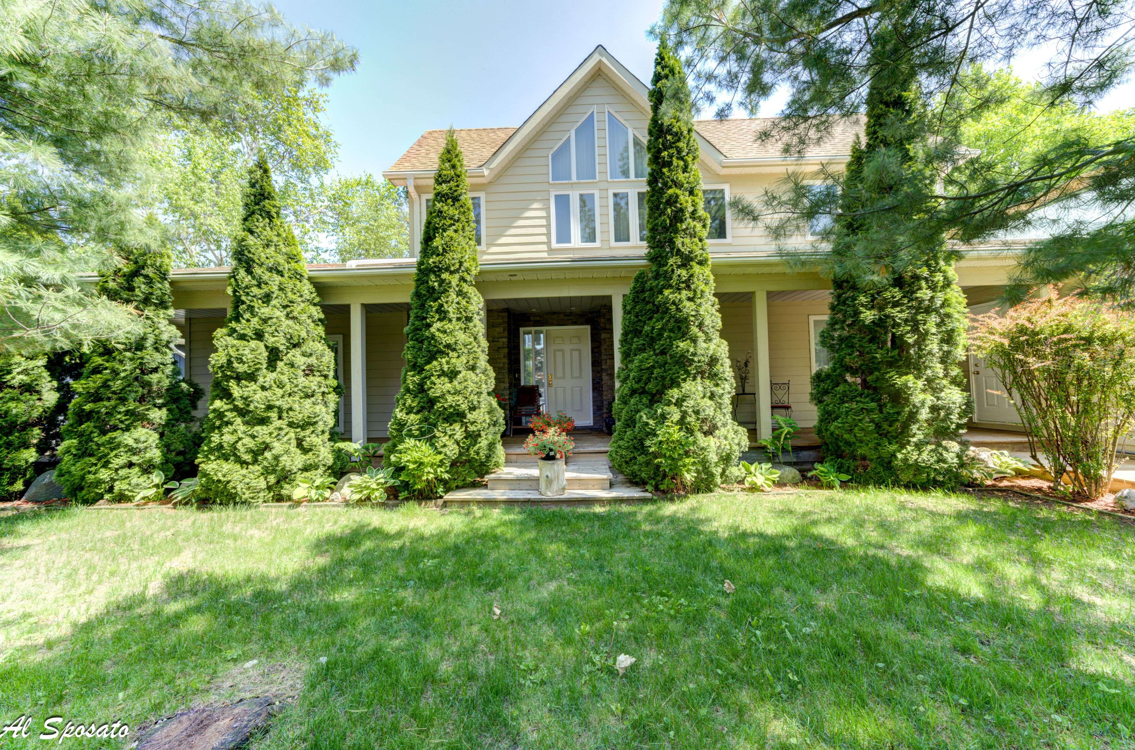 Blue Mountains, ON N0H 2P0,130 Louisa ST E