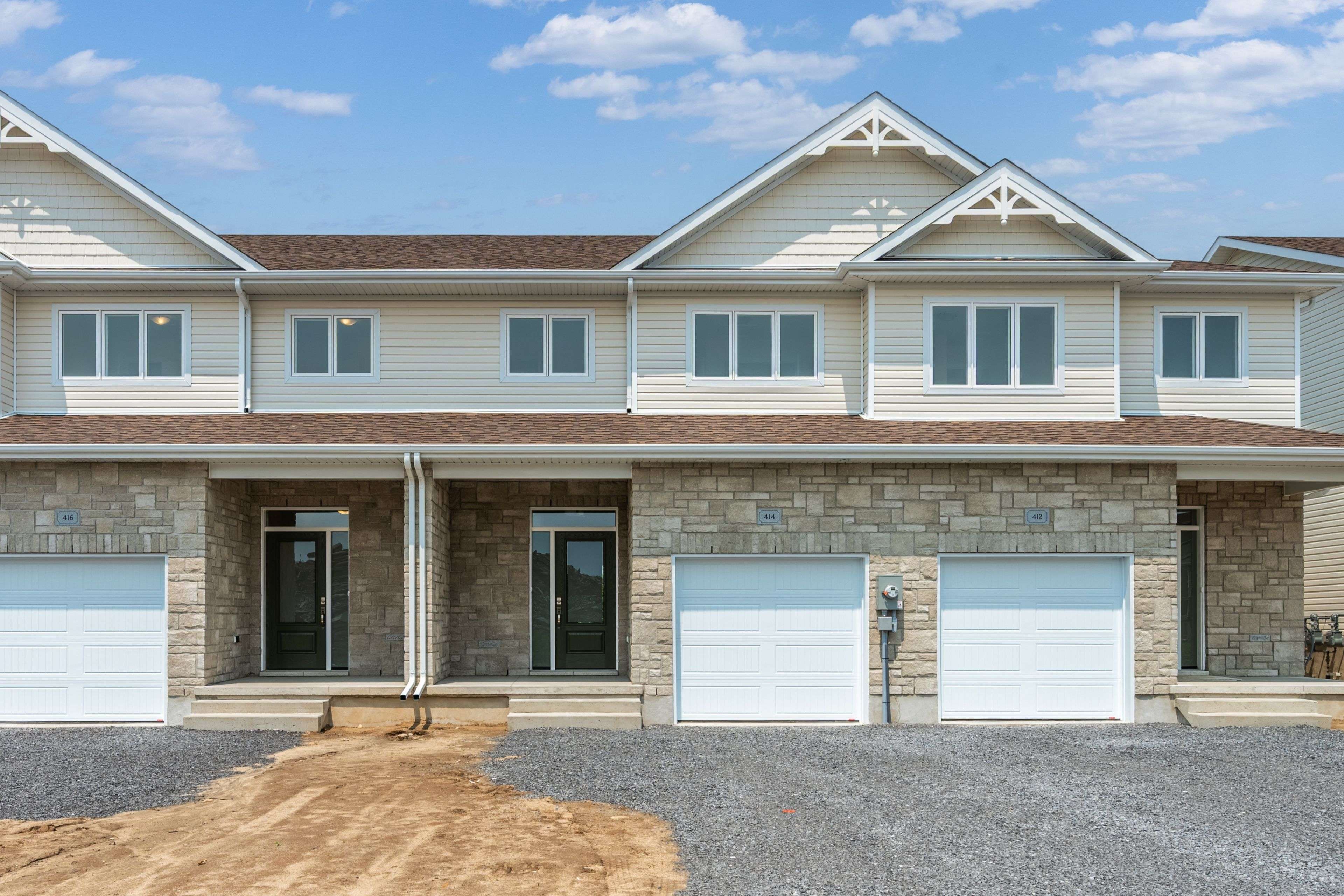 Kingston, ON K7P 0V6,414 BUCKTHORN DR