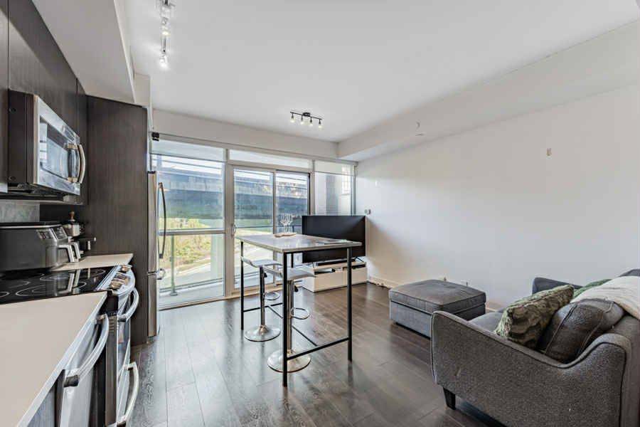 Toronto C01, ON M5V 0H8,50 Bruyeres Mews RD W #605