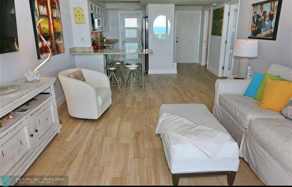 Deerfield Beach, FL 33441,333 NE 21st Ave  #614