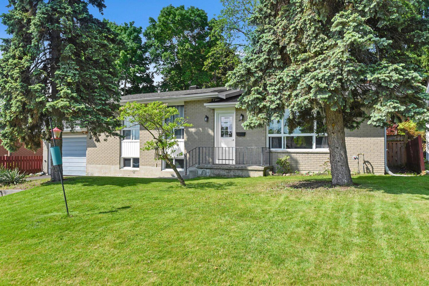 Brockville, ON K6V 5A1,18 Convay CRES