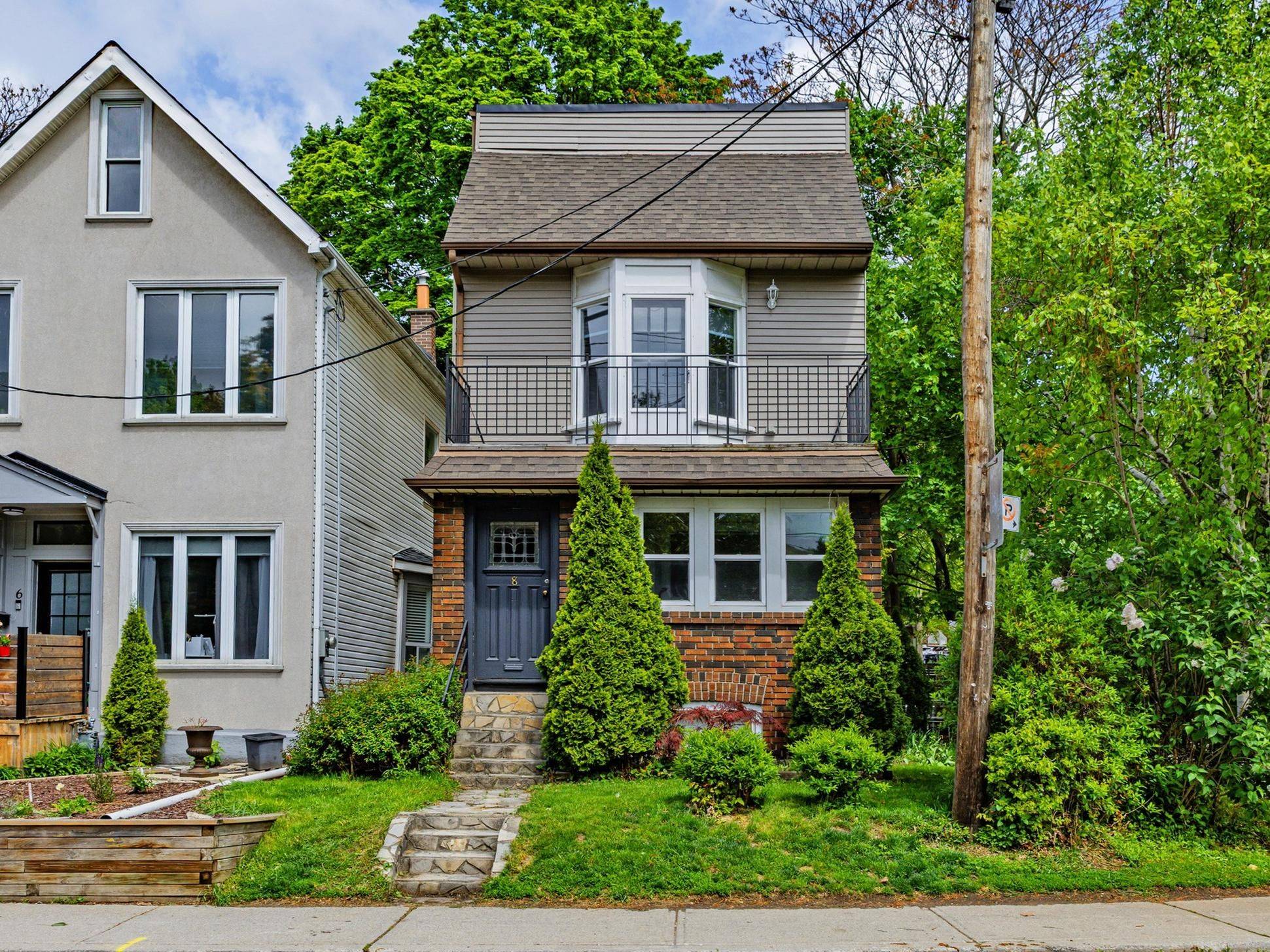 Toronto E01, ON M4L 2J6,8 Fairford AVE