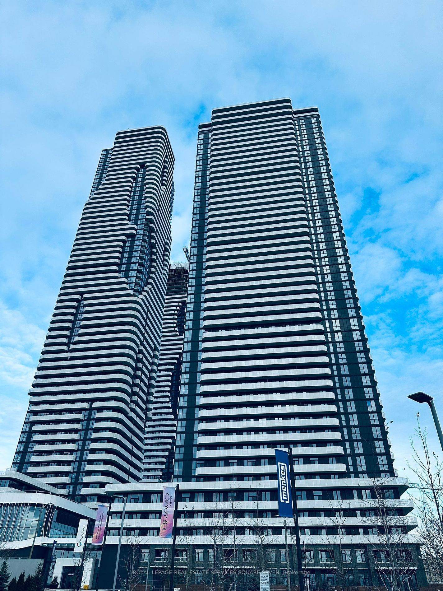 Vaughan, ON L4K 0P9,195 Commerce ST #4708