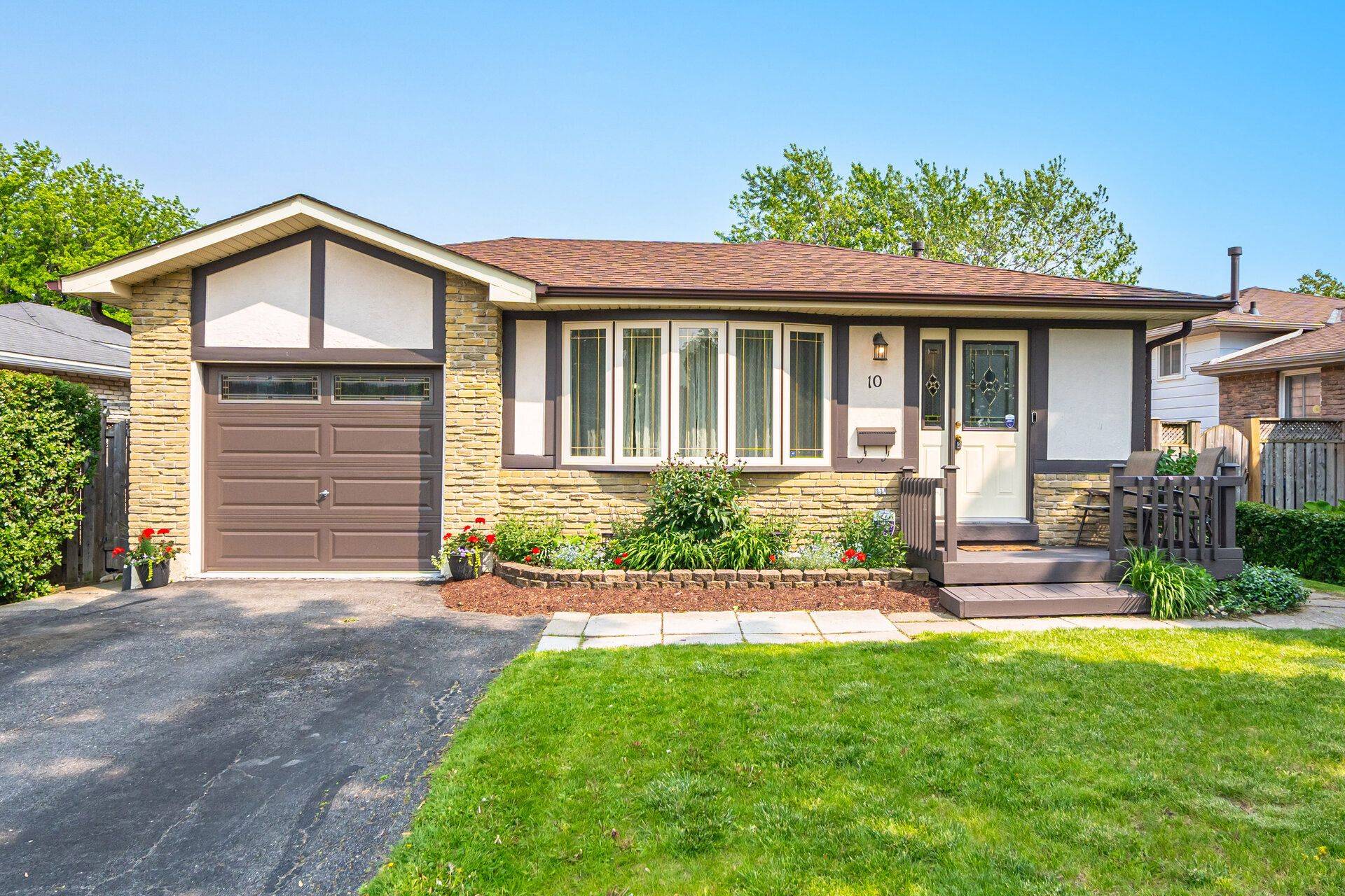 Brampton, ON L6S 1Y9,10 Gatewood DR