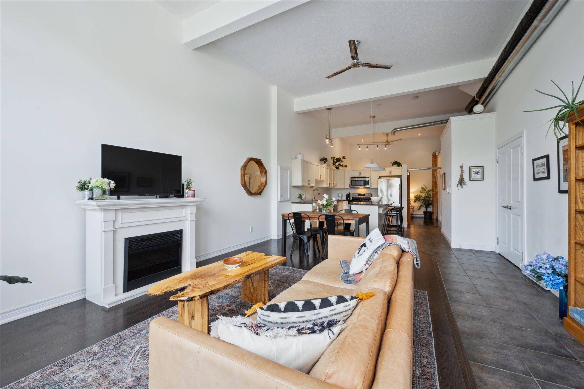 Guelph, ON N1H 0A4,74B Cardigan ST