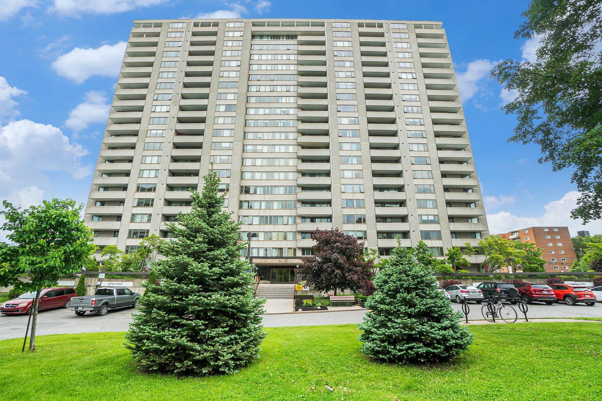 Britannia - Lincoln Heights And Area, ON K2B 5W8,2625 Regina ST #807