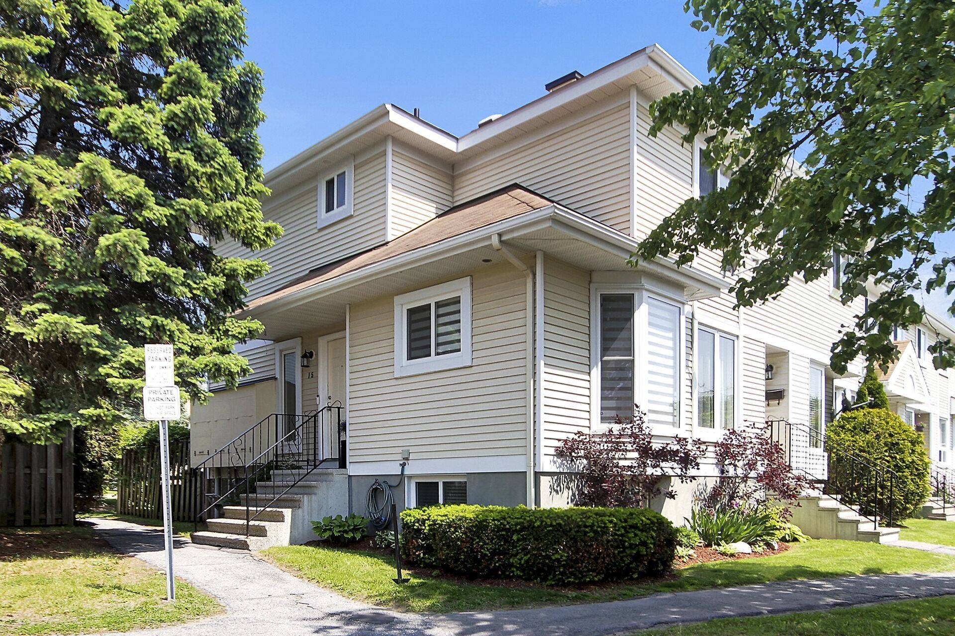 Kanata, ON K2L 3V2,15 Mcdermot CT
