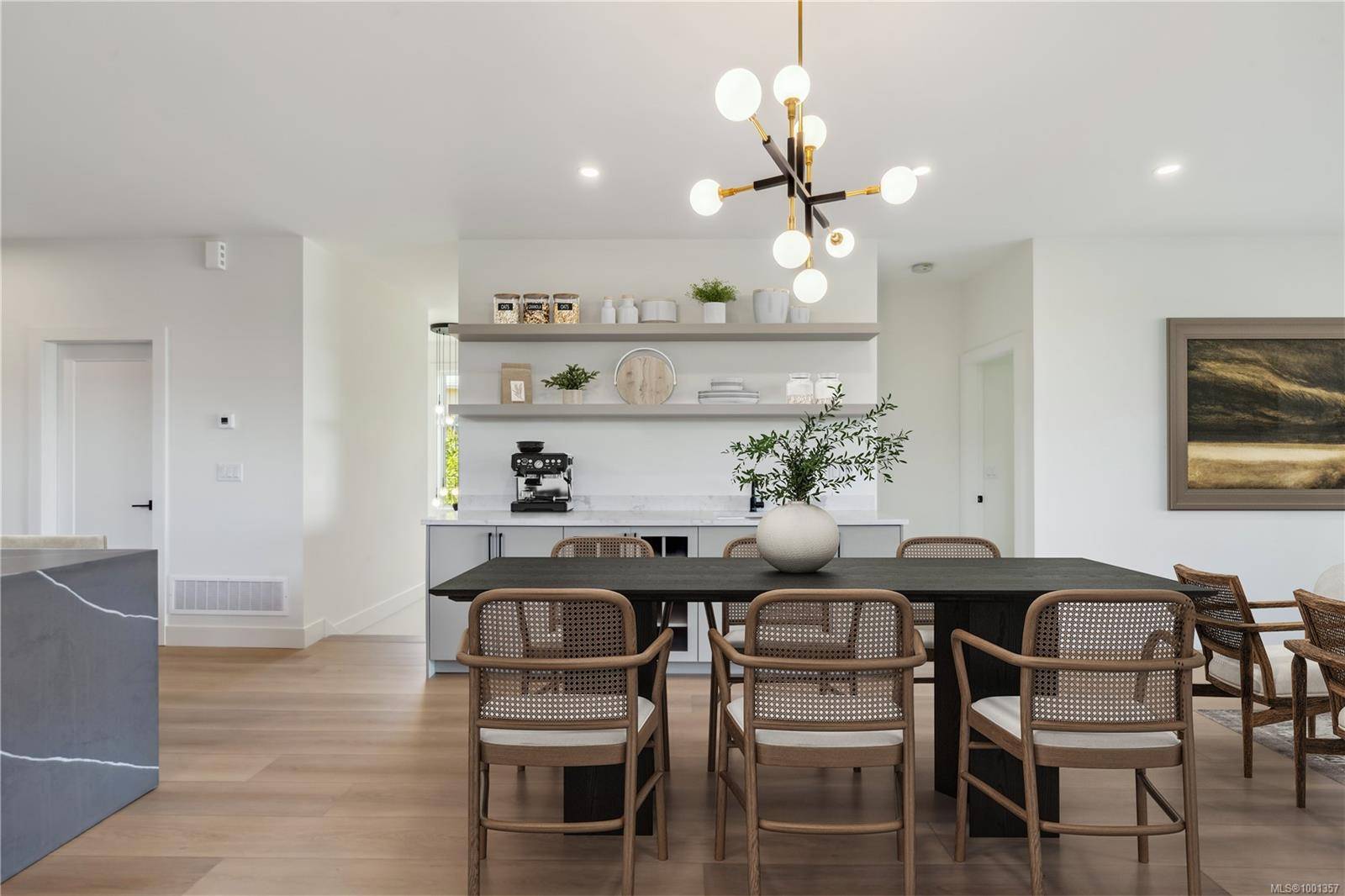 Saanich, BC V8Z 2P7,950 Tulip Ave