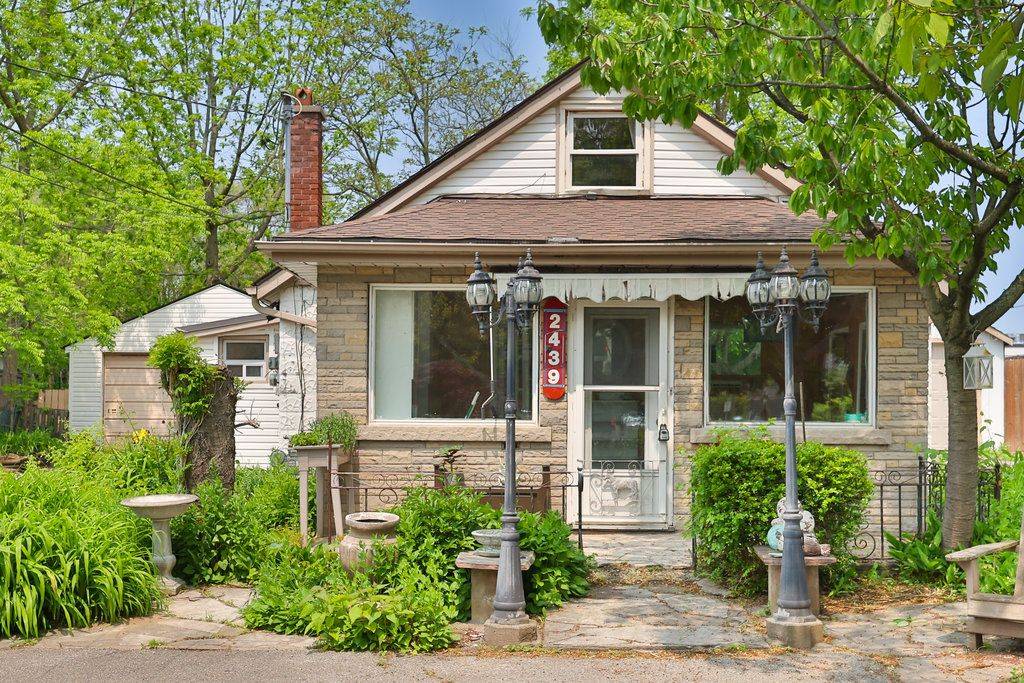 Burlington, ON L7R 2B1,2439 Prospect ST