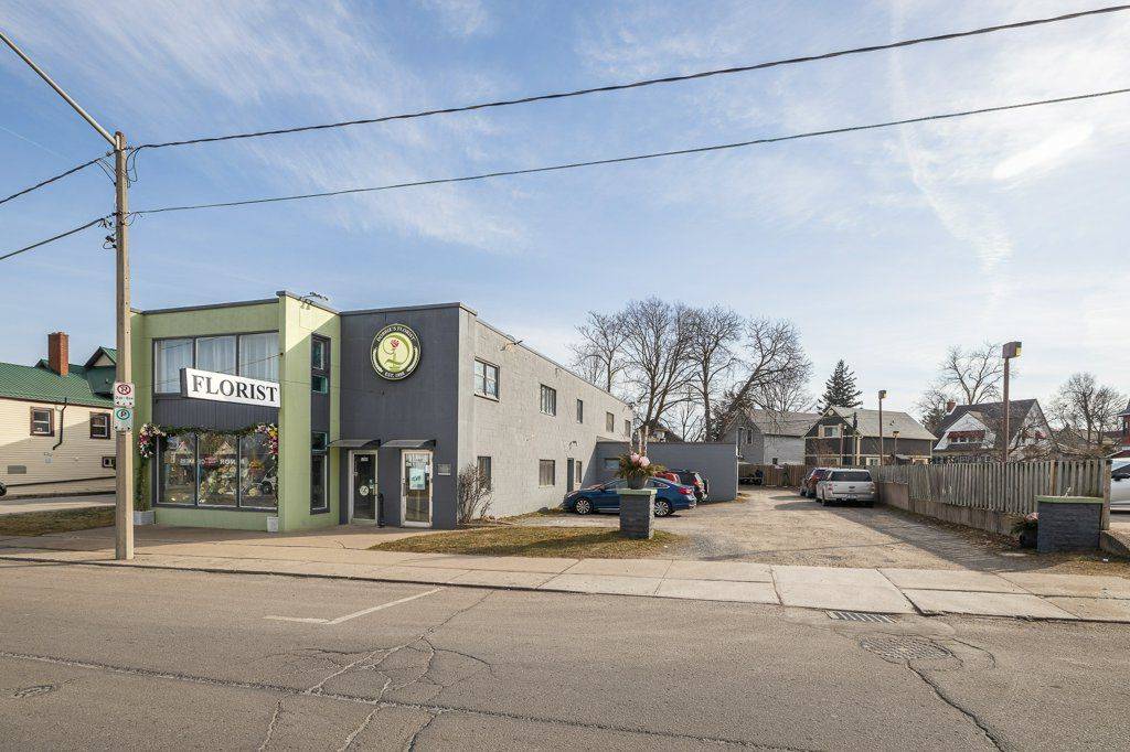 Niagara Falls, ON L2E 4E3,5144-5146 Victoria AVE
