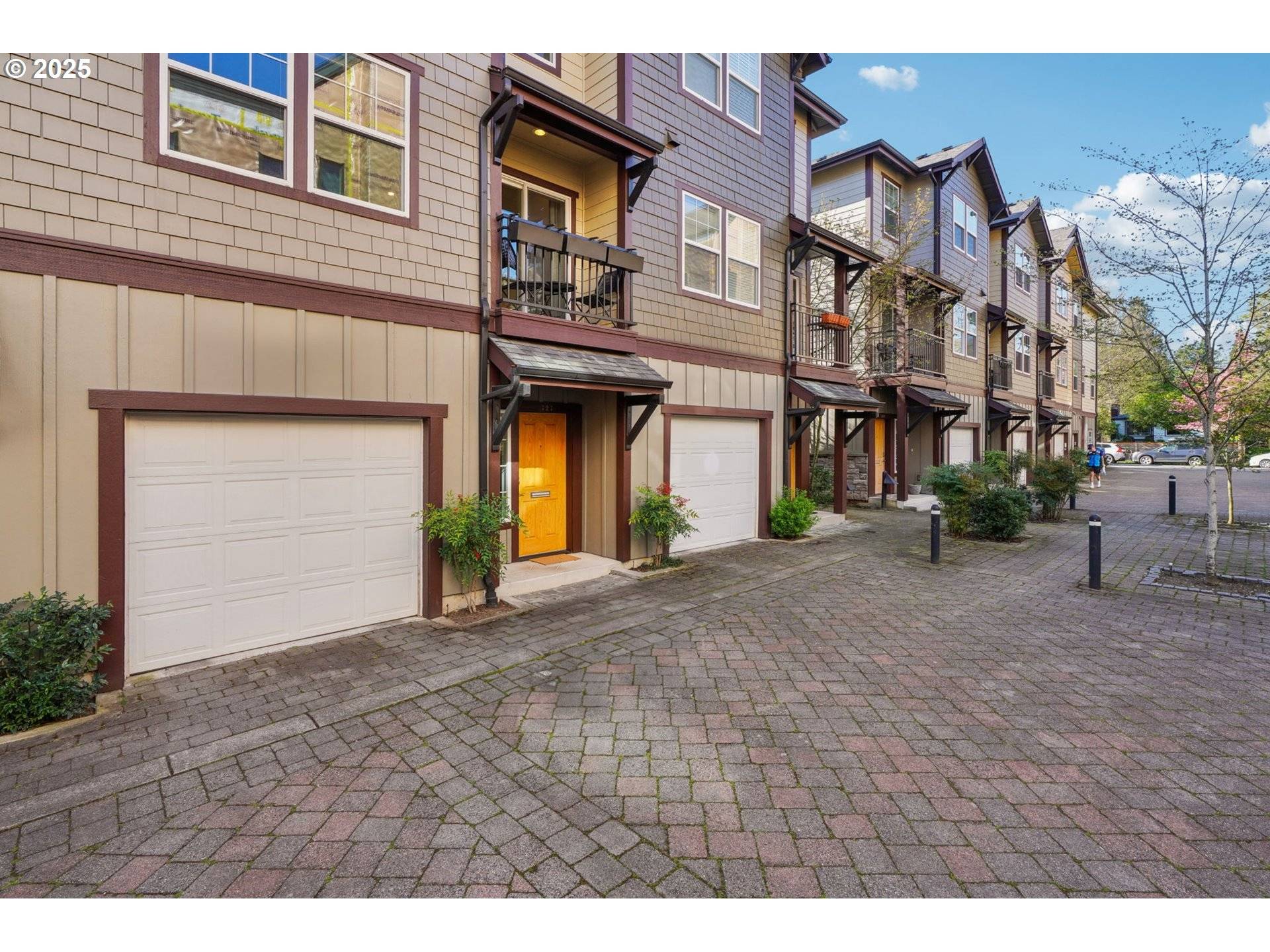 Portland, OR 97214,727 SE 33RD PL #21