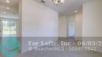 Port St Lucie, FL 34953,1073 SW mantila  AVE