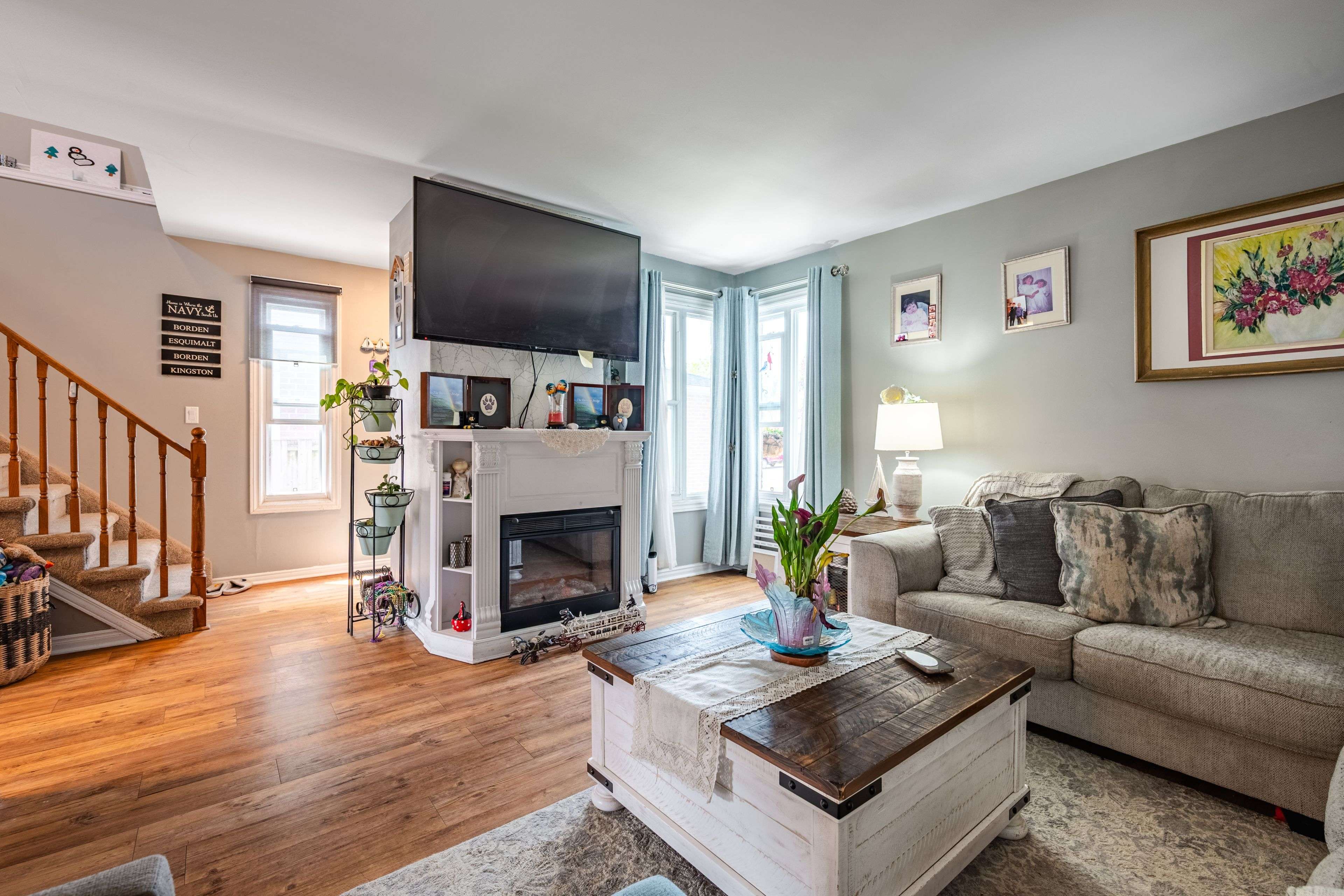 Kingston, ON K7M 7Y4,587 Davis DR