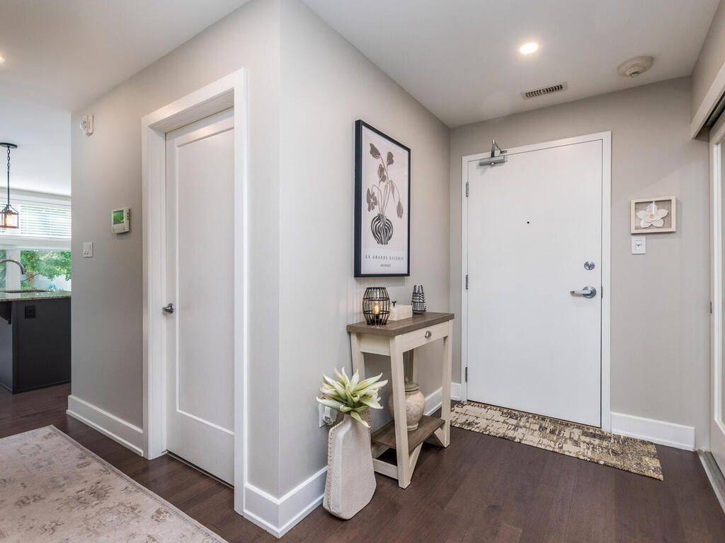 Orleans - Convent Glen And Area, ON K1W 0K6,305 Elizabeth Cosgrove Private #102