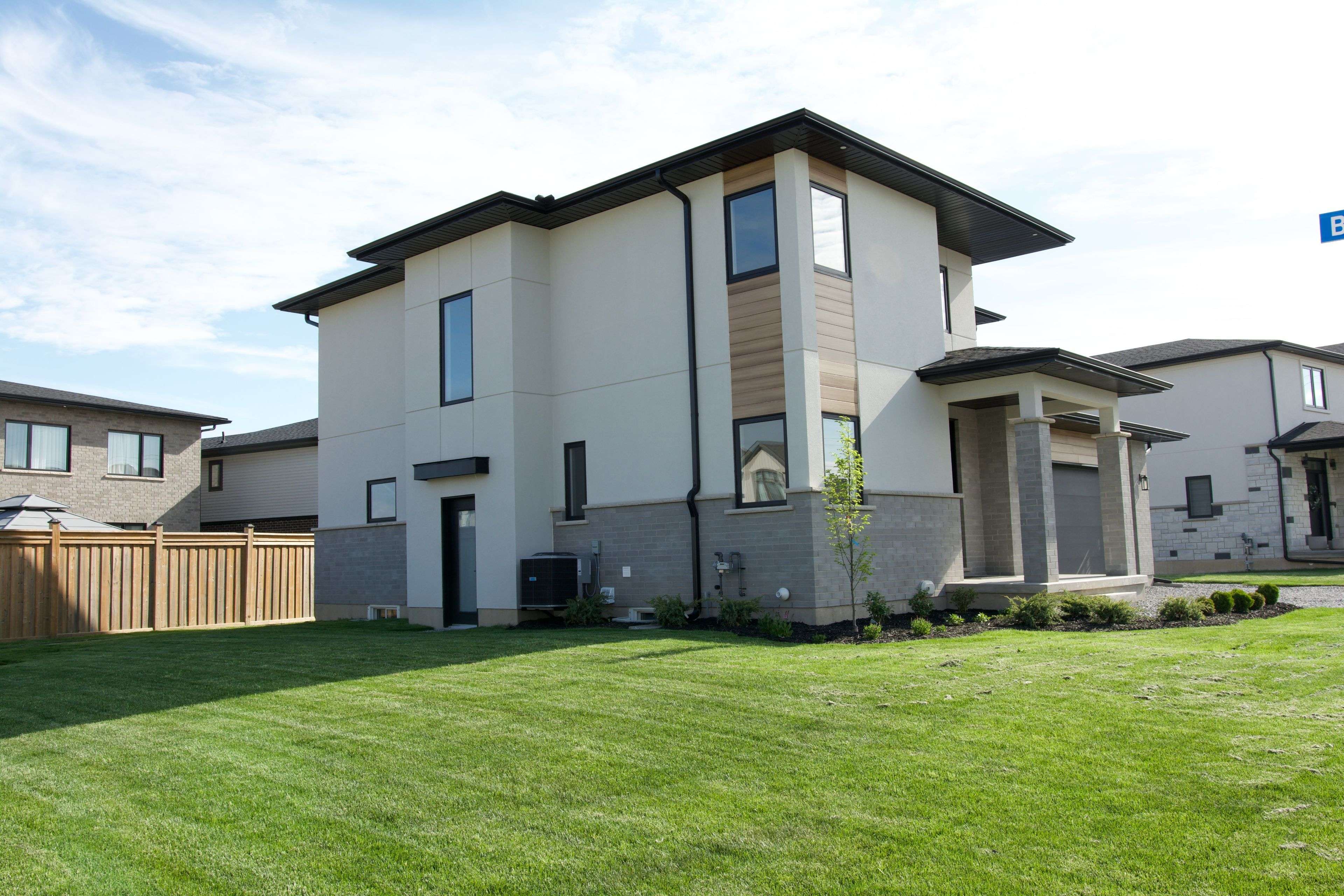 Thorold, ON L2V 0M7,1 Elvira WAY