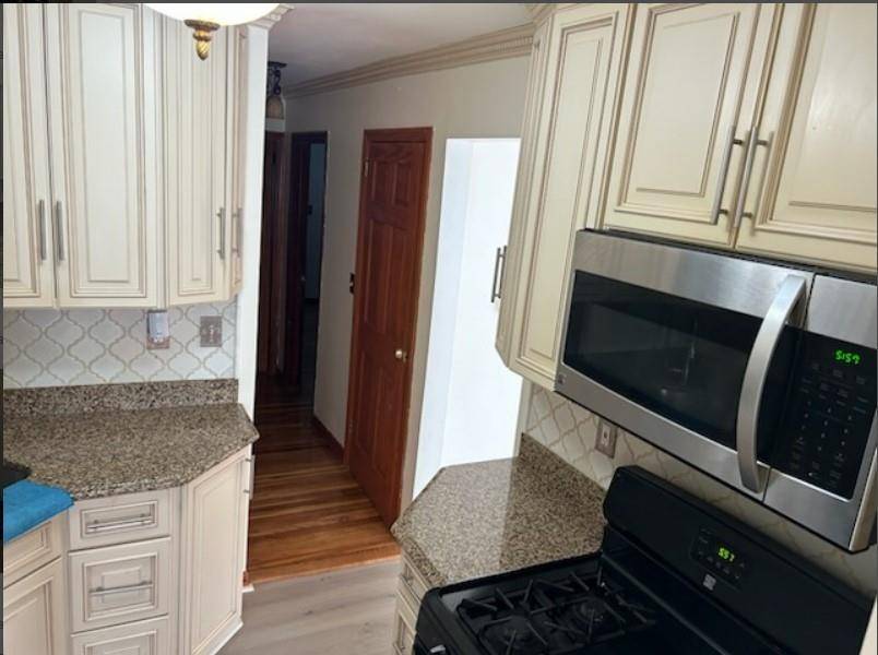 St. Albans, NY 11433,112-35 168th ST