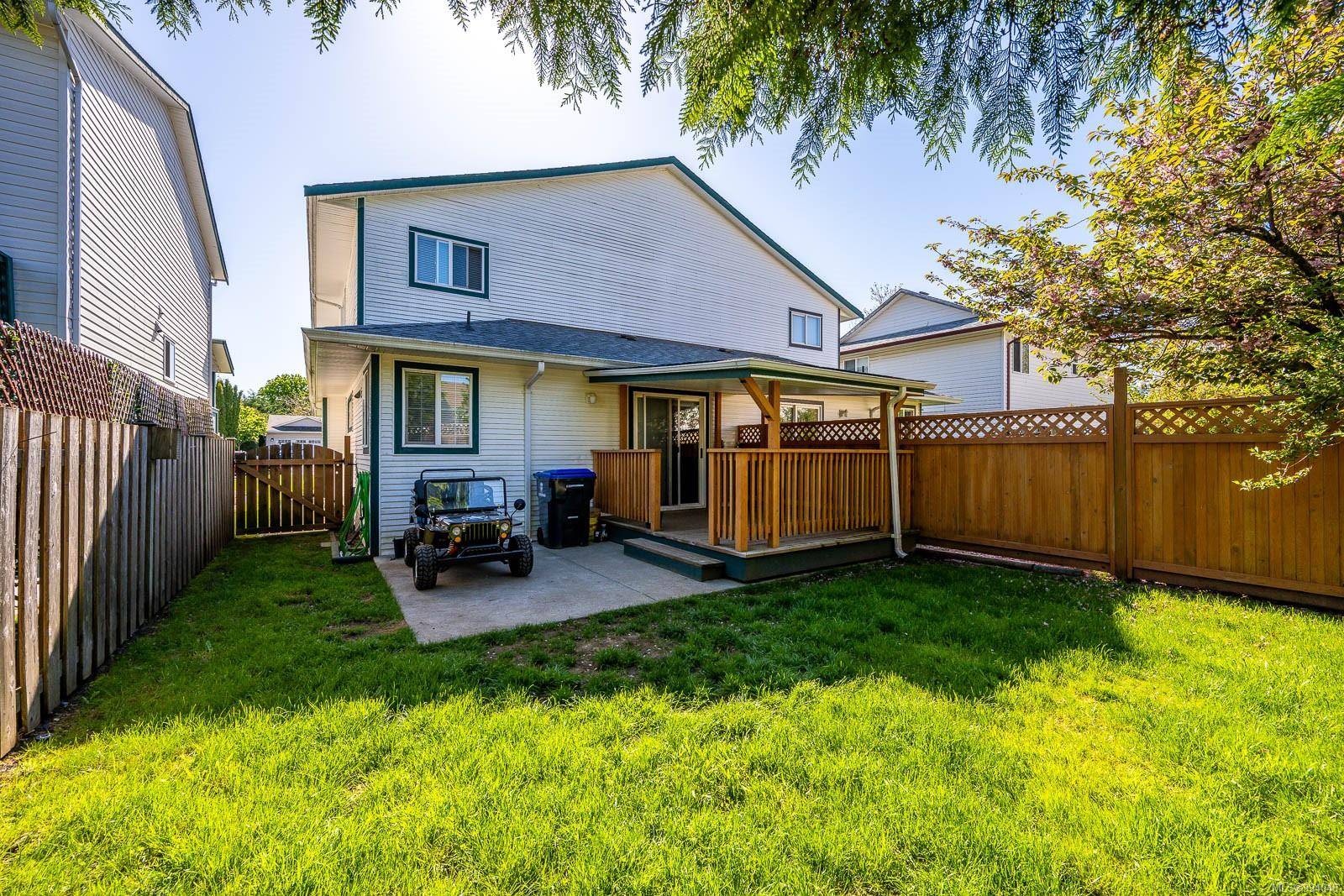 Courtenay, BC V9N 9A9,4654 Muir Rd #B