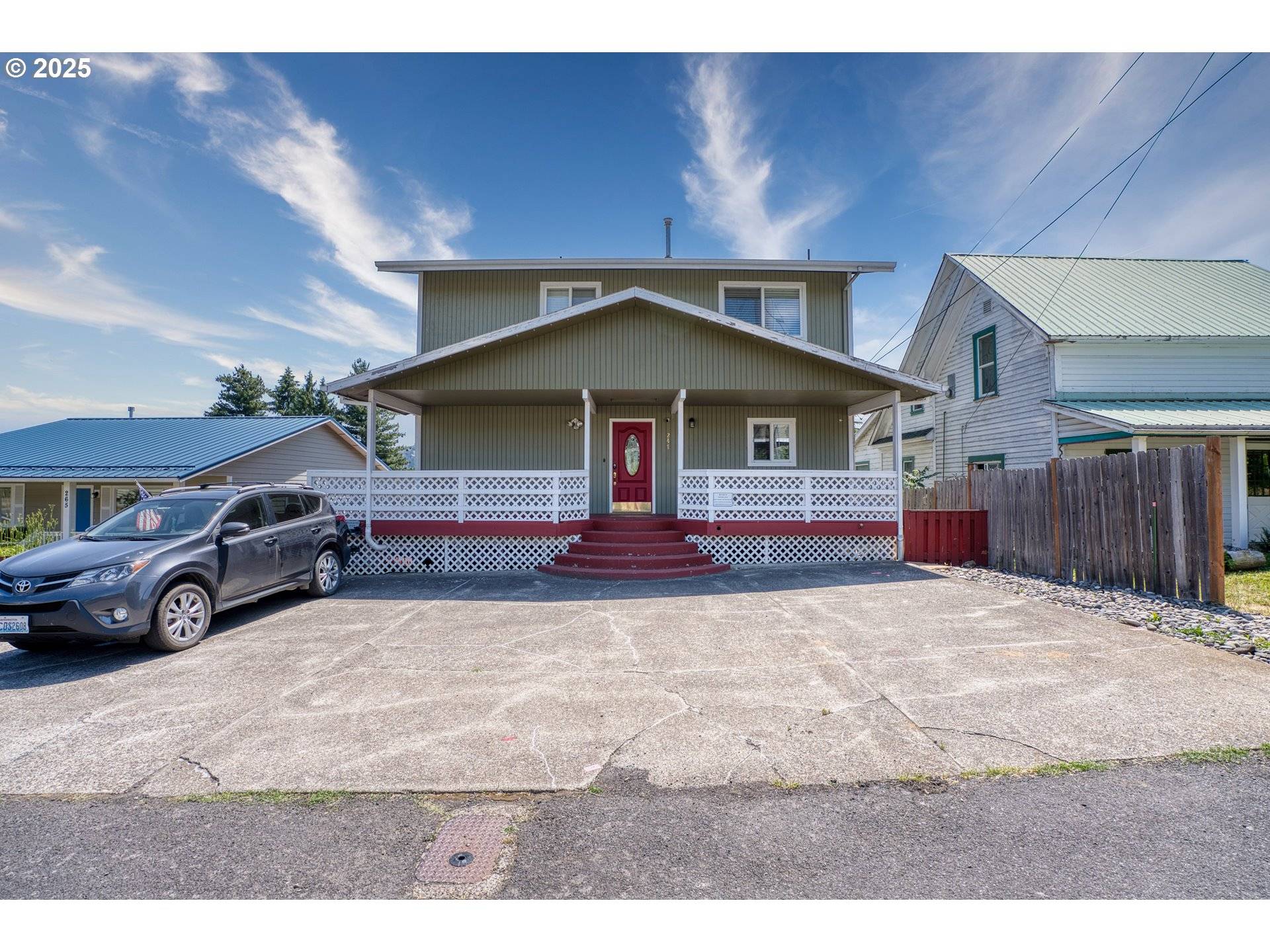 White Salmon, WA 98672,247 NE WASHINGTON ST