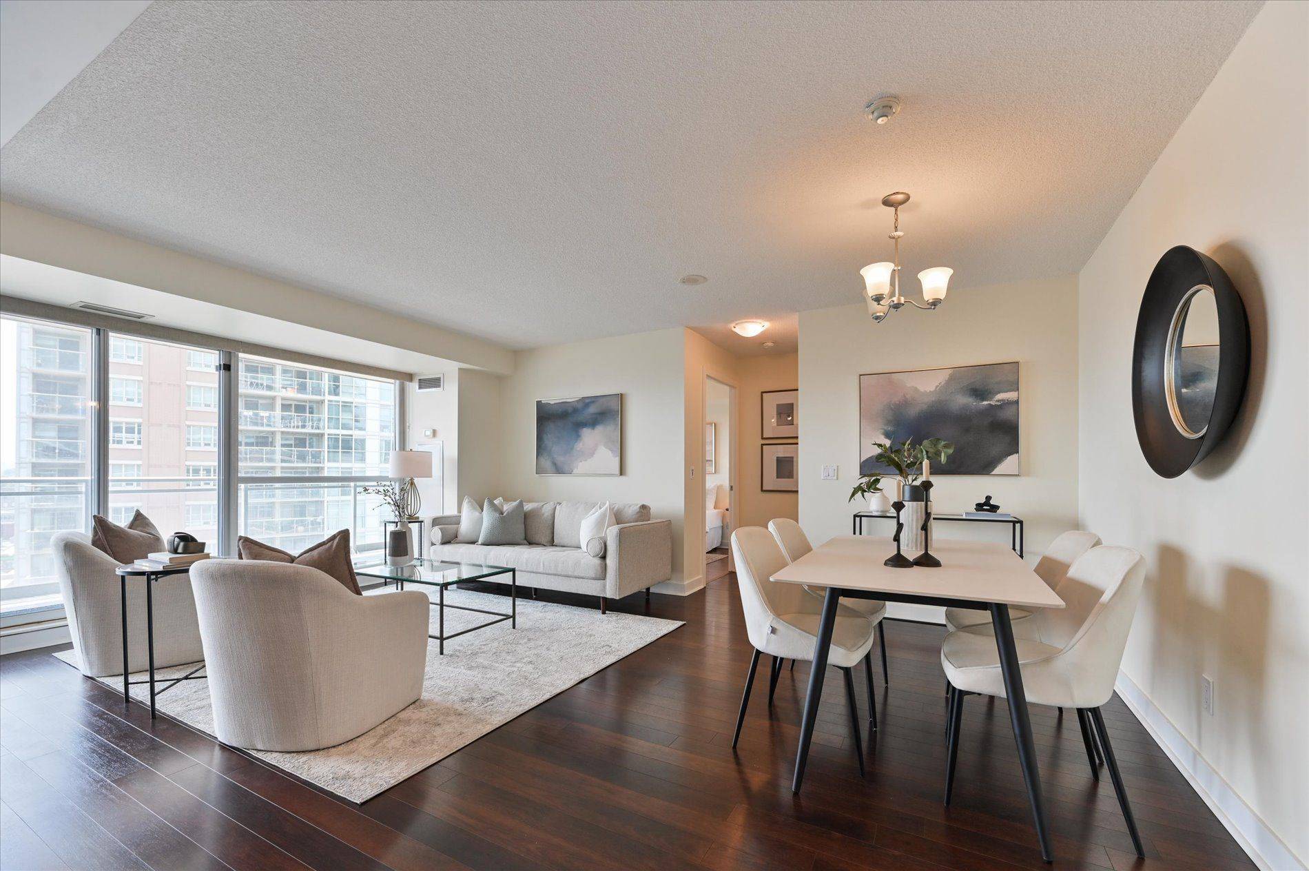 Toronto C01, ON M6K 3S2,100 Western Battery RD #806