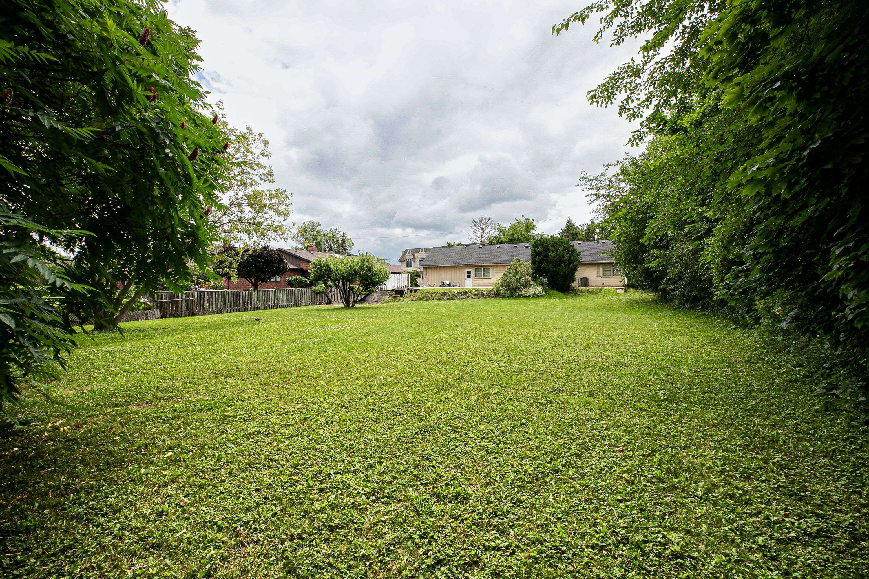 Richmond Hill, ON L4C 6V4,46 Roosevelt DR