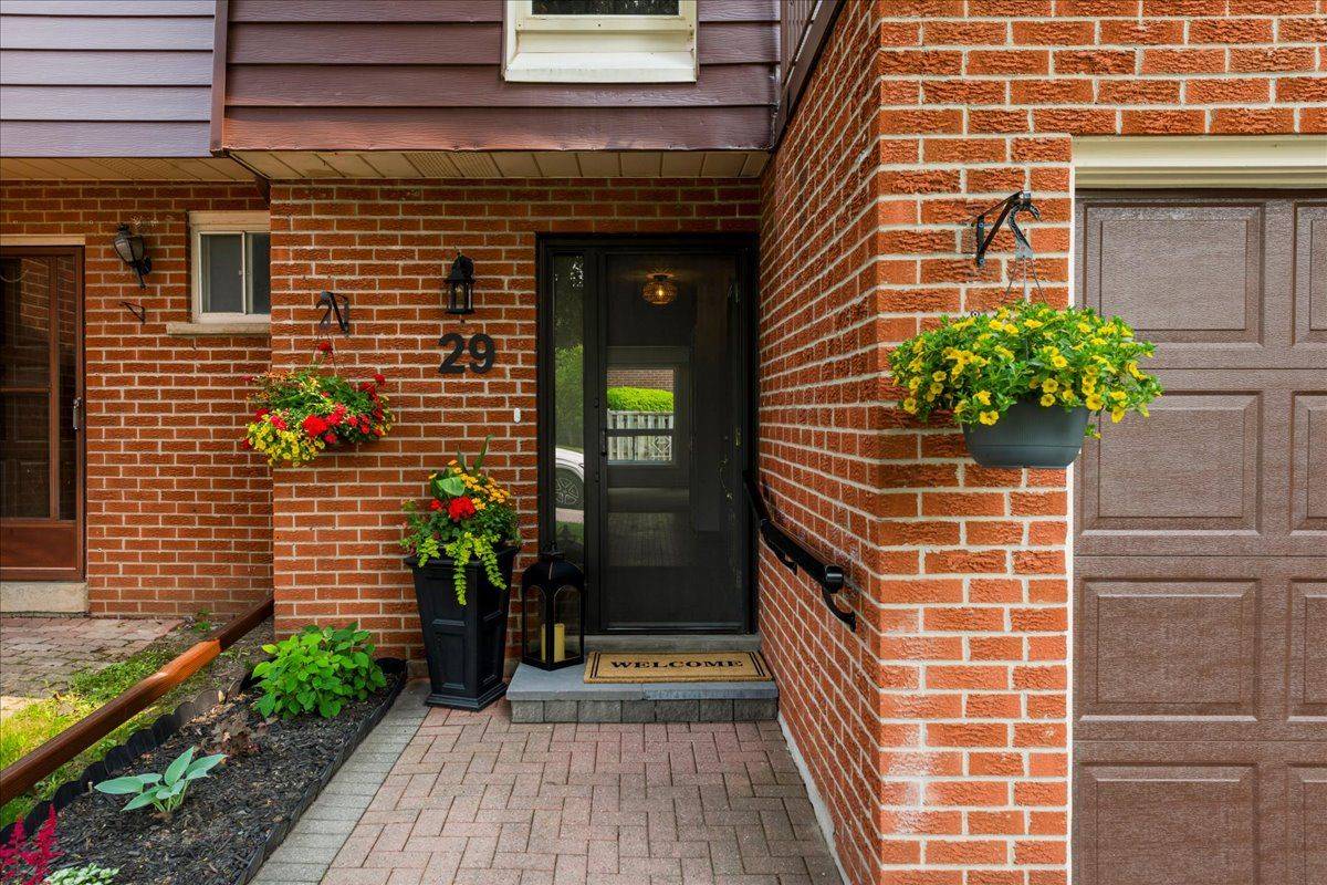 New Tecumseth, ON L9R 1A9,246 Tupper BLVD W #29