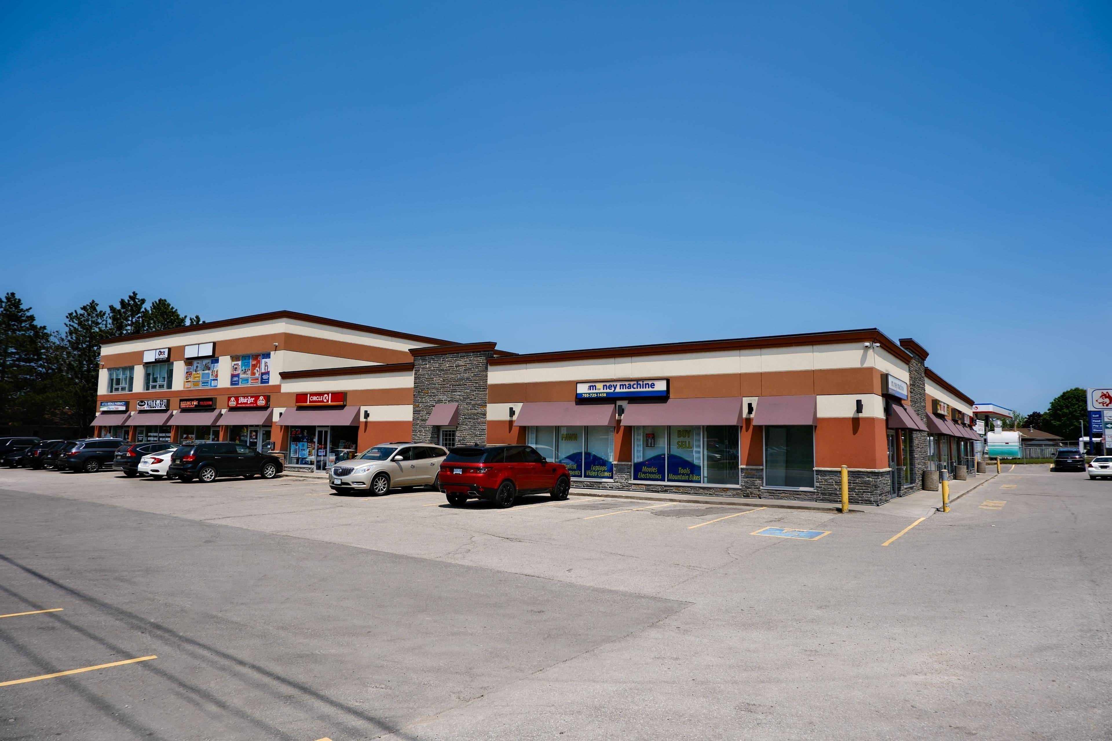 Barrie, ON L4N 4K8,110 Little AVE #C