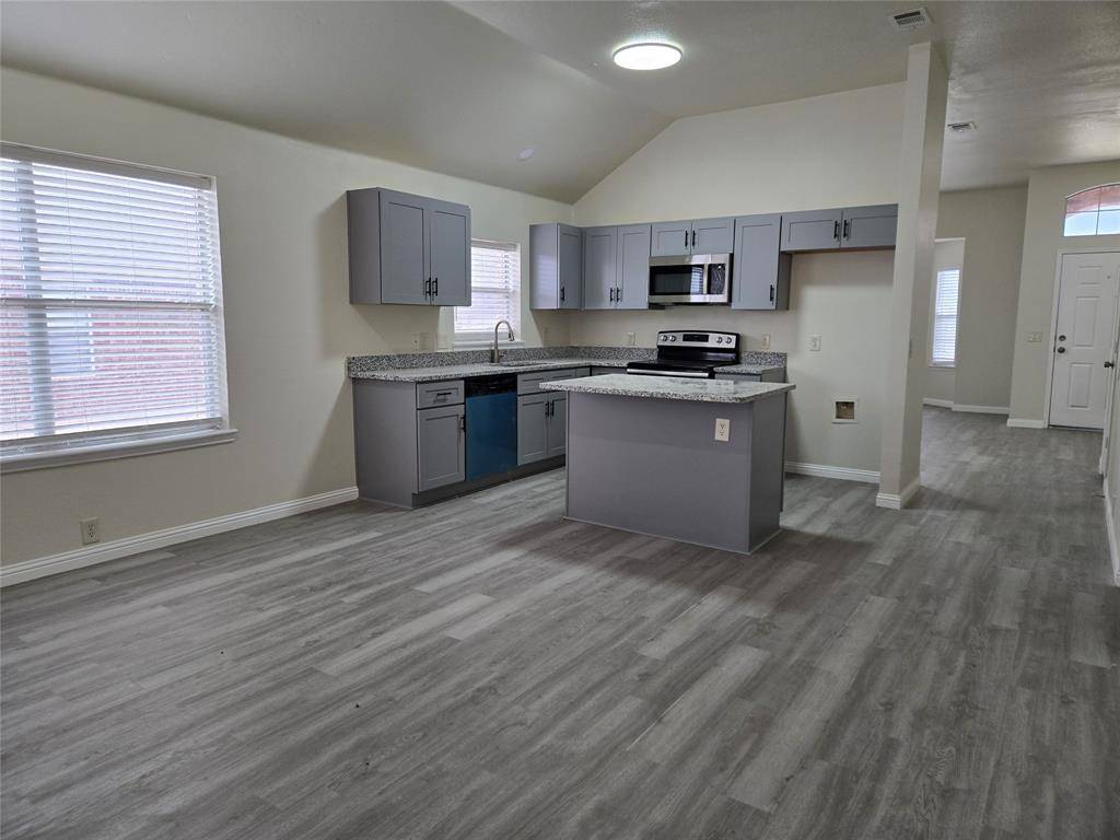 Arlington, TX 76002,945 Zachary Drive