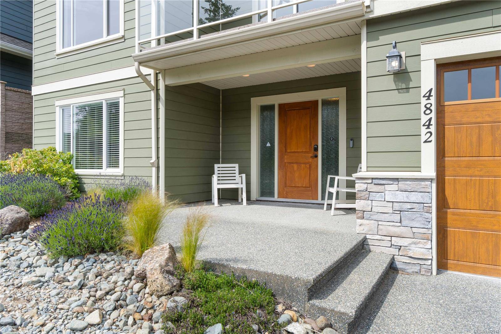 Nanaimo, BC V9V 1R3,4842 Vista View Cres