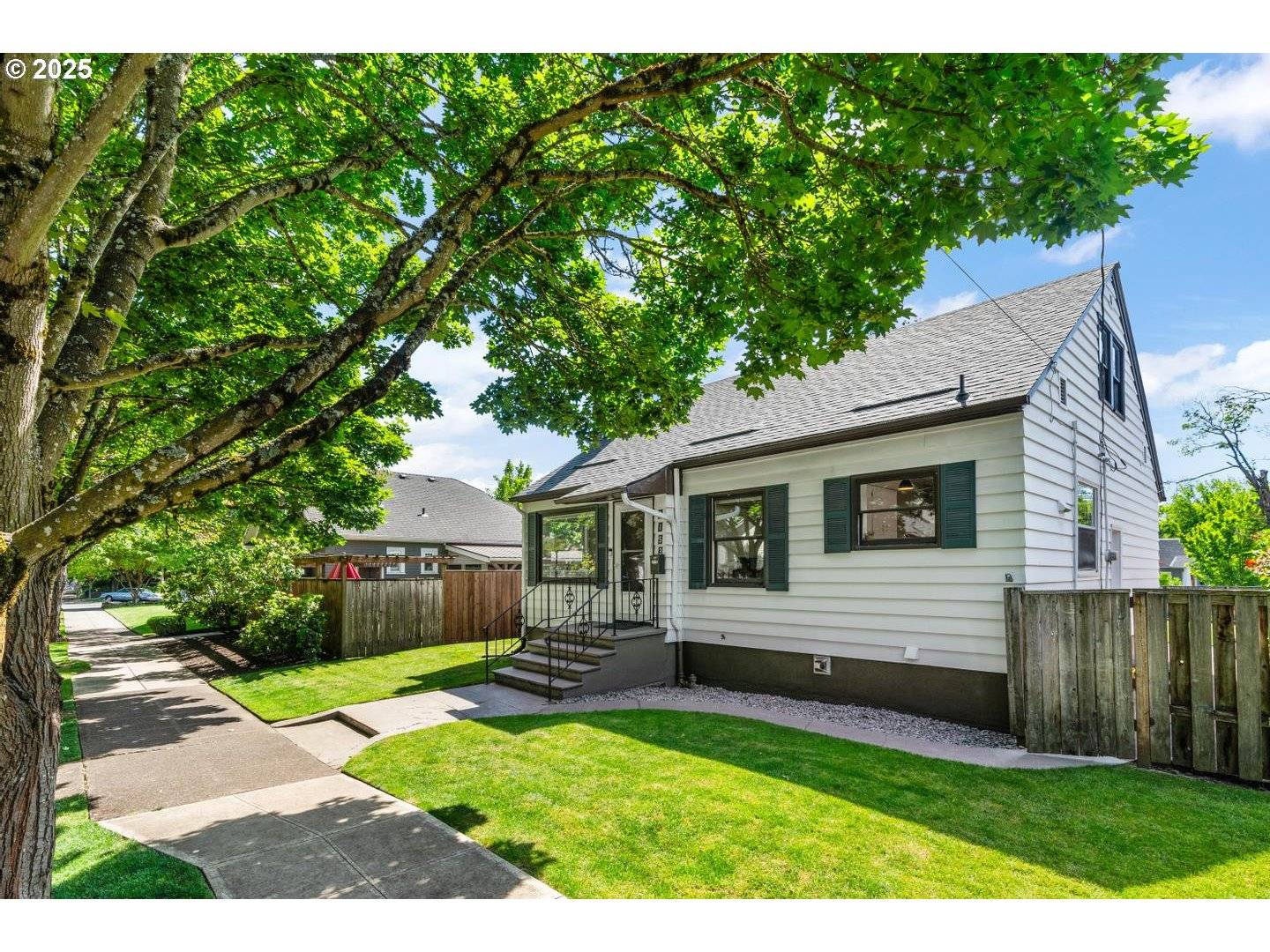 Portland, OR 97214,2153 SE 20TH AVE