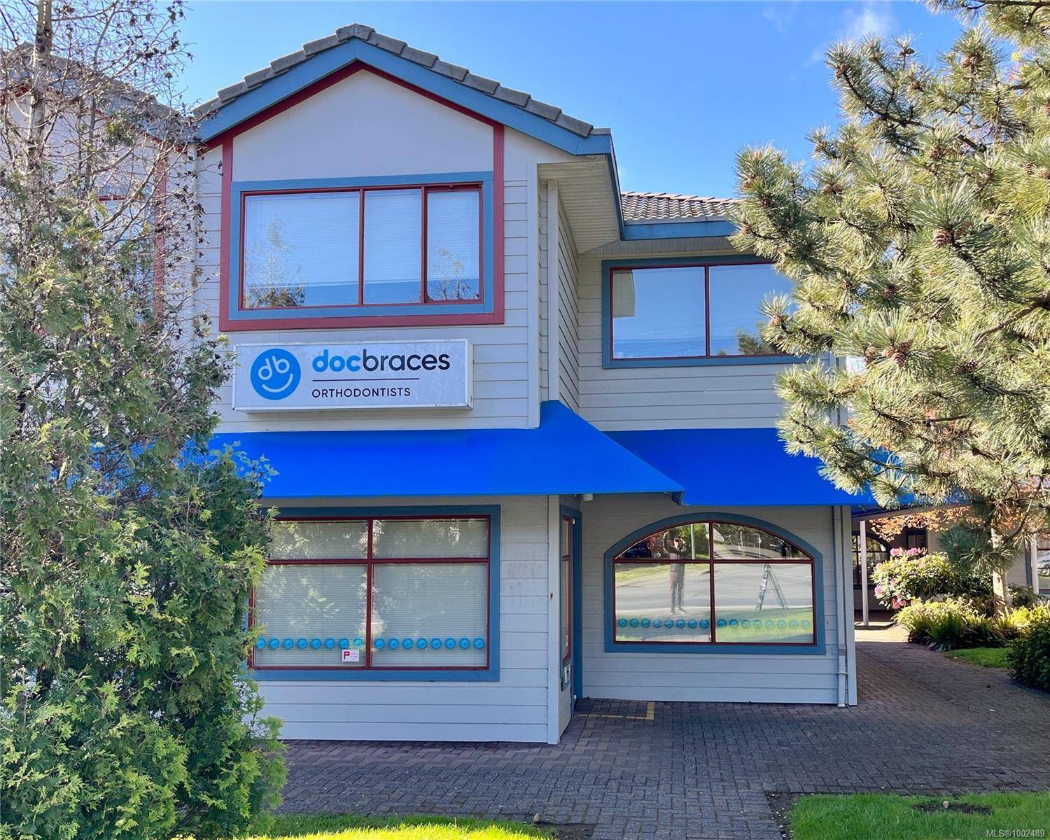 Comox, BC V9M 3P6,2100 Guthrie Rd #102 & 202