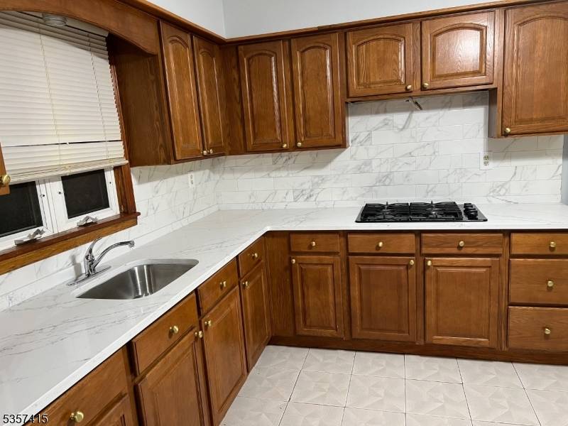 Elizabeth City, NJ 07202,325 High St