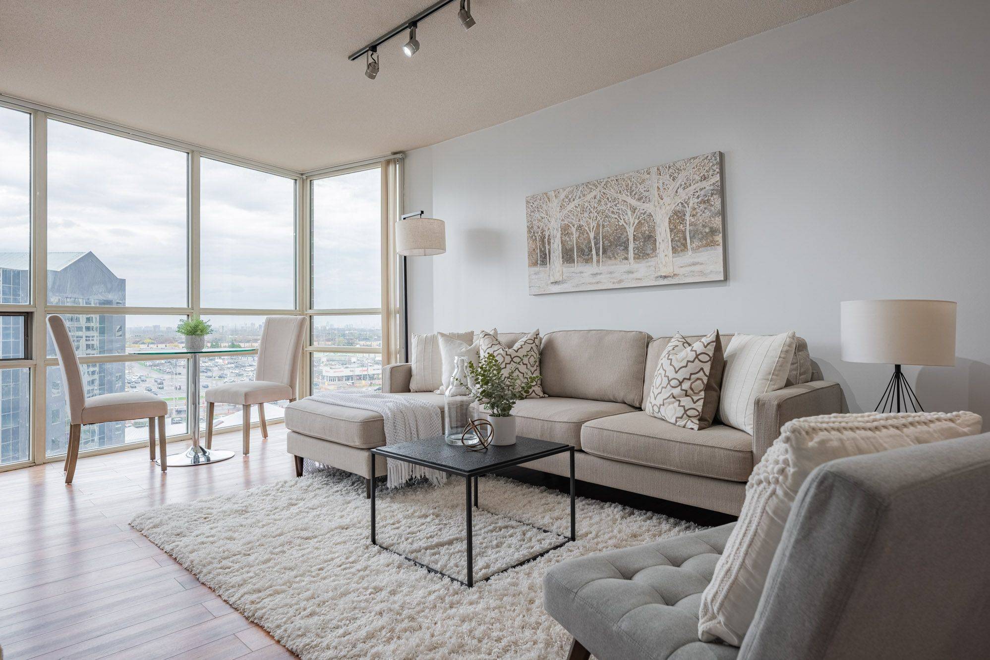 Mississauga, ON L5R 3P5,50 Eglinton AVE W #1002
