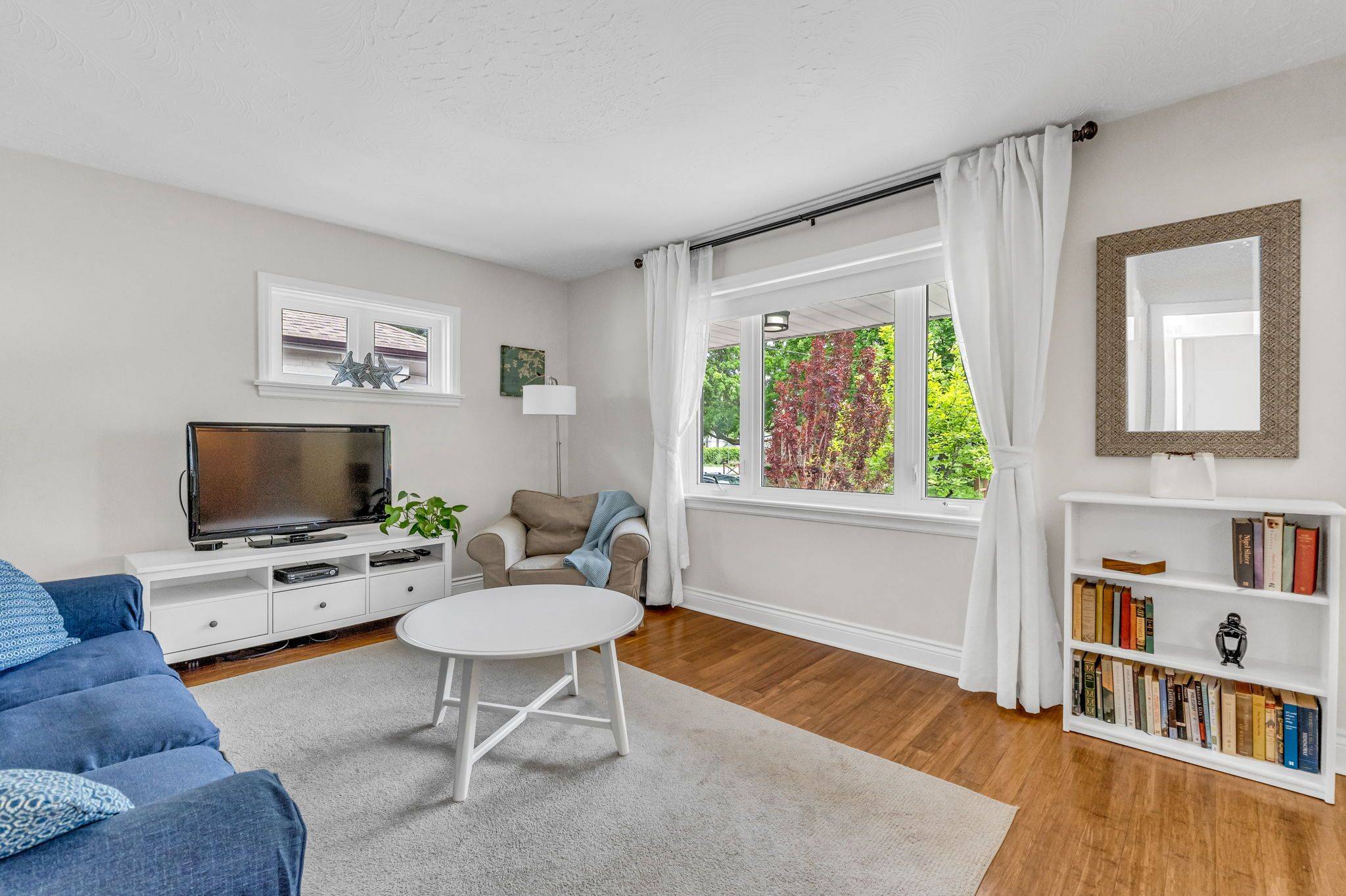 Toronto W06, ON M8W 1Z2,96 Burlingame RD