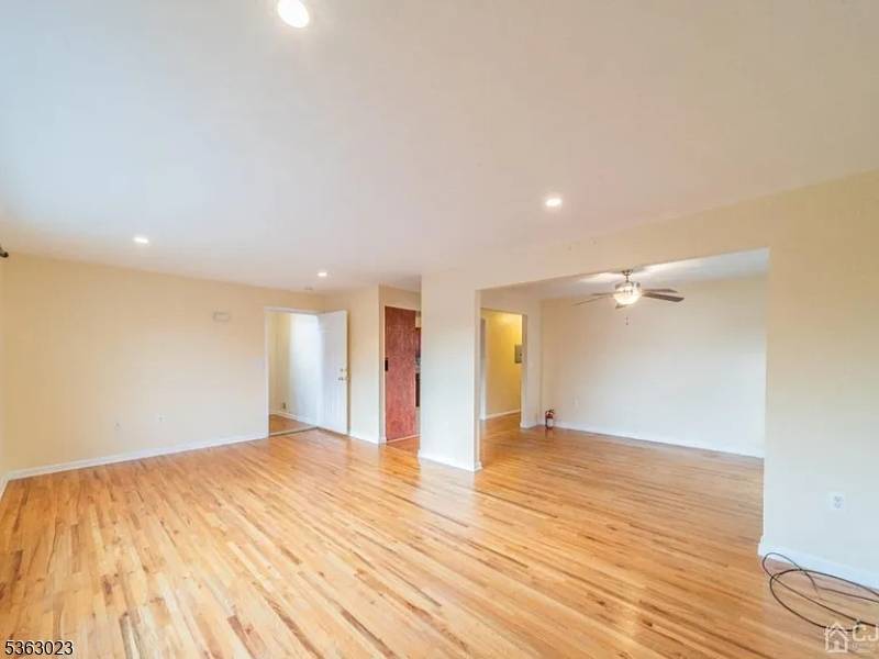 Carteret Boro, NJ 07008,44 N Whittier St #1