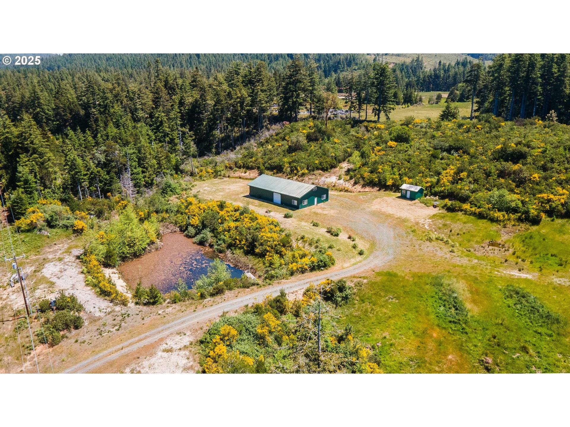 Bandon, OR 97411,87372 LOIS LN