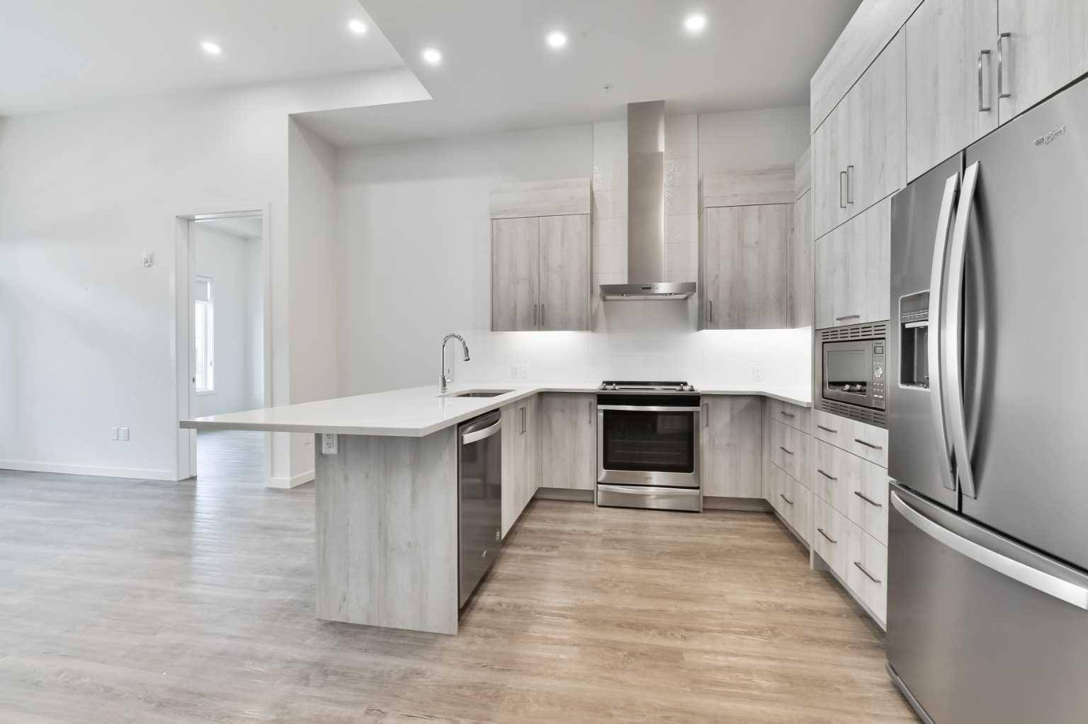 Calgary, AB T3M3H6,24 Mahogany PATH SE #112
