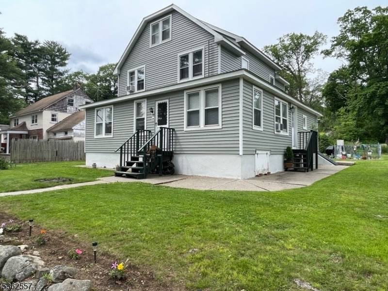 Wanaque Boro, NJ 07465,24 Colfax Ave #2