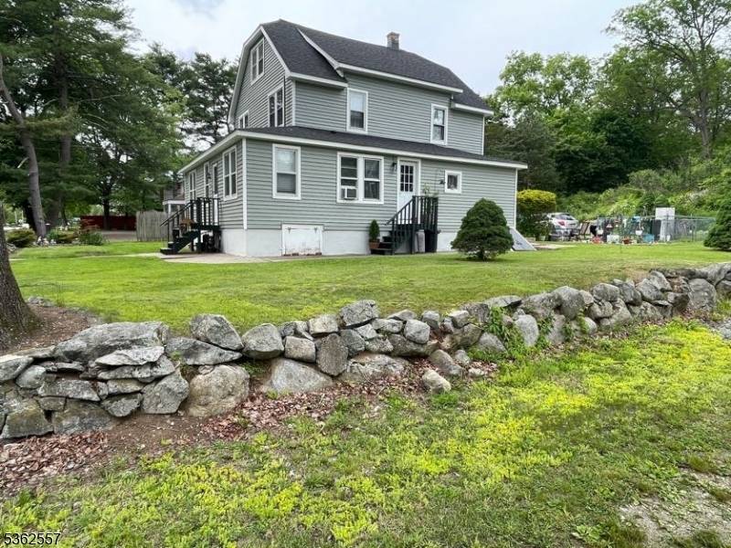 Wanaque Boro, NJ 07465,24 Colfax Ave #2