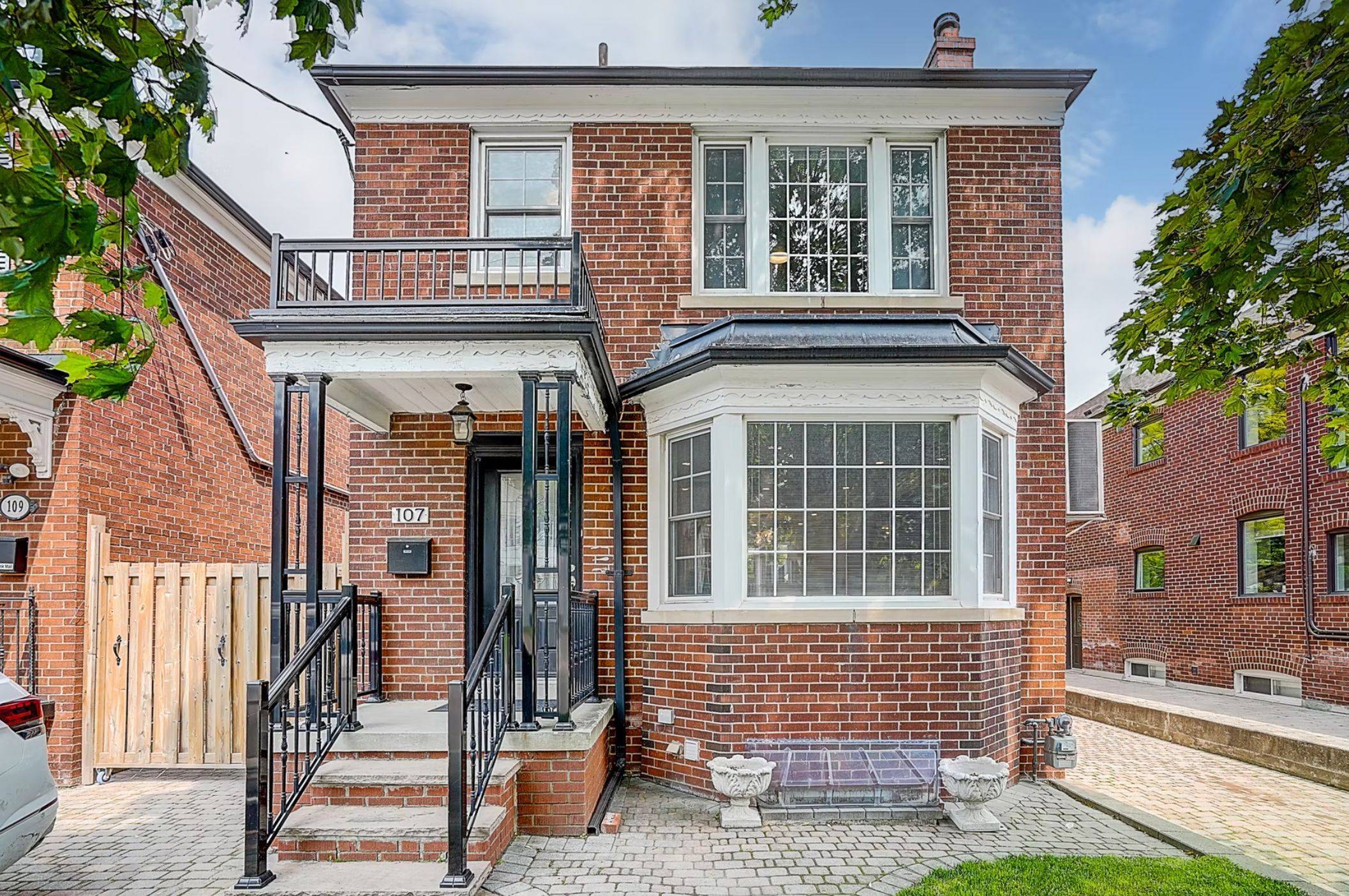 Toronto C03, ON M5P 2L3,107 Braemar AVE