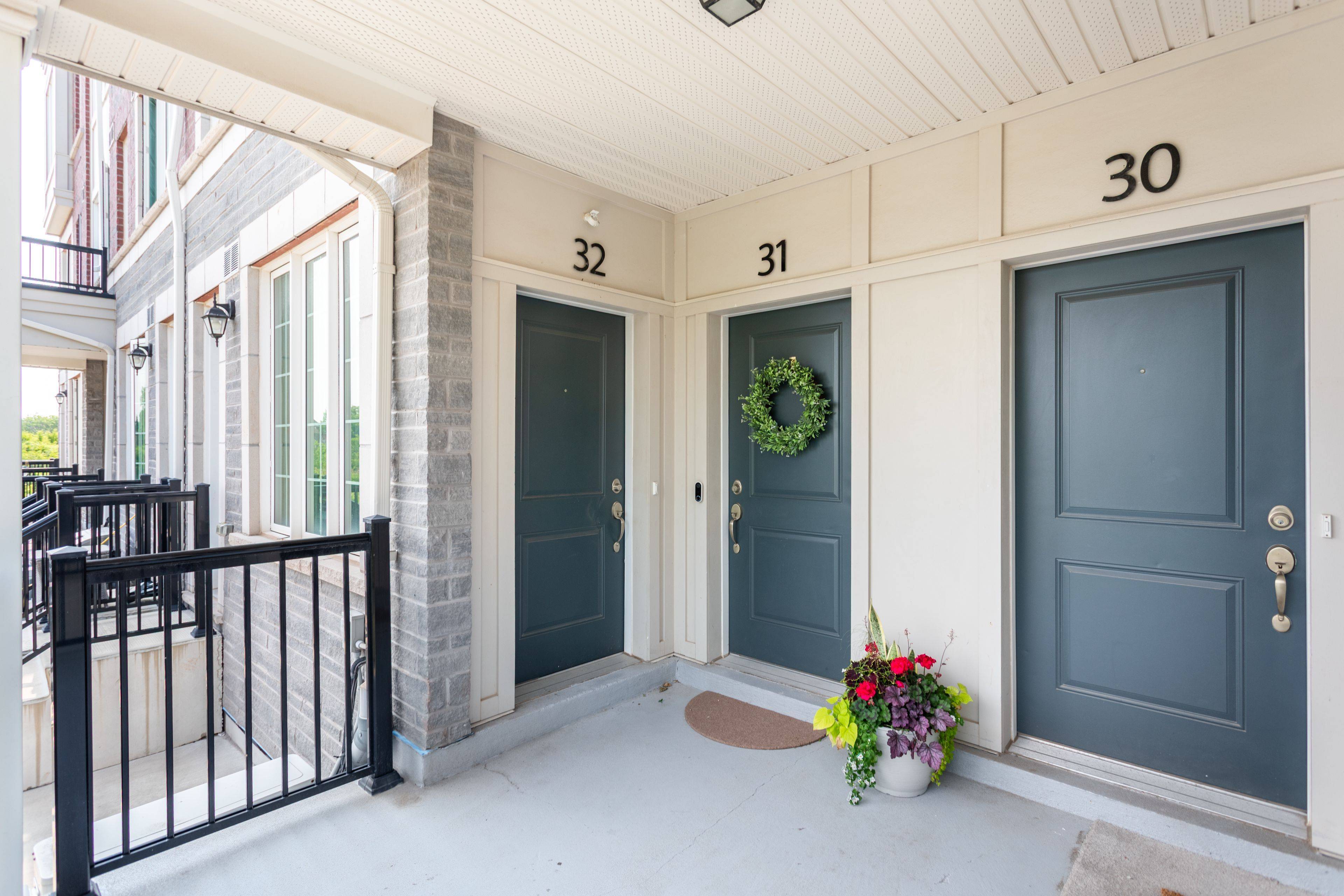 Oakville, ON L6H 0J7,2199 Lillykin ST #32