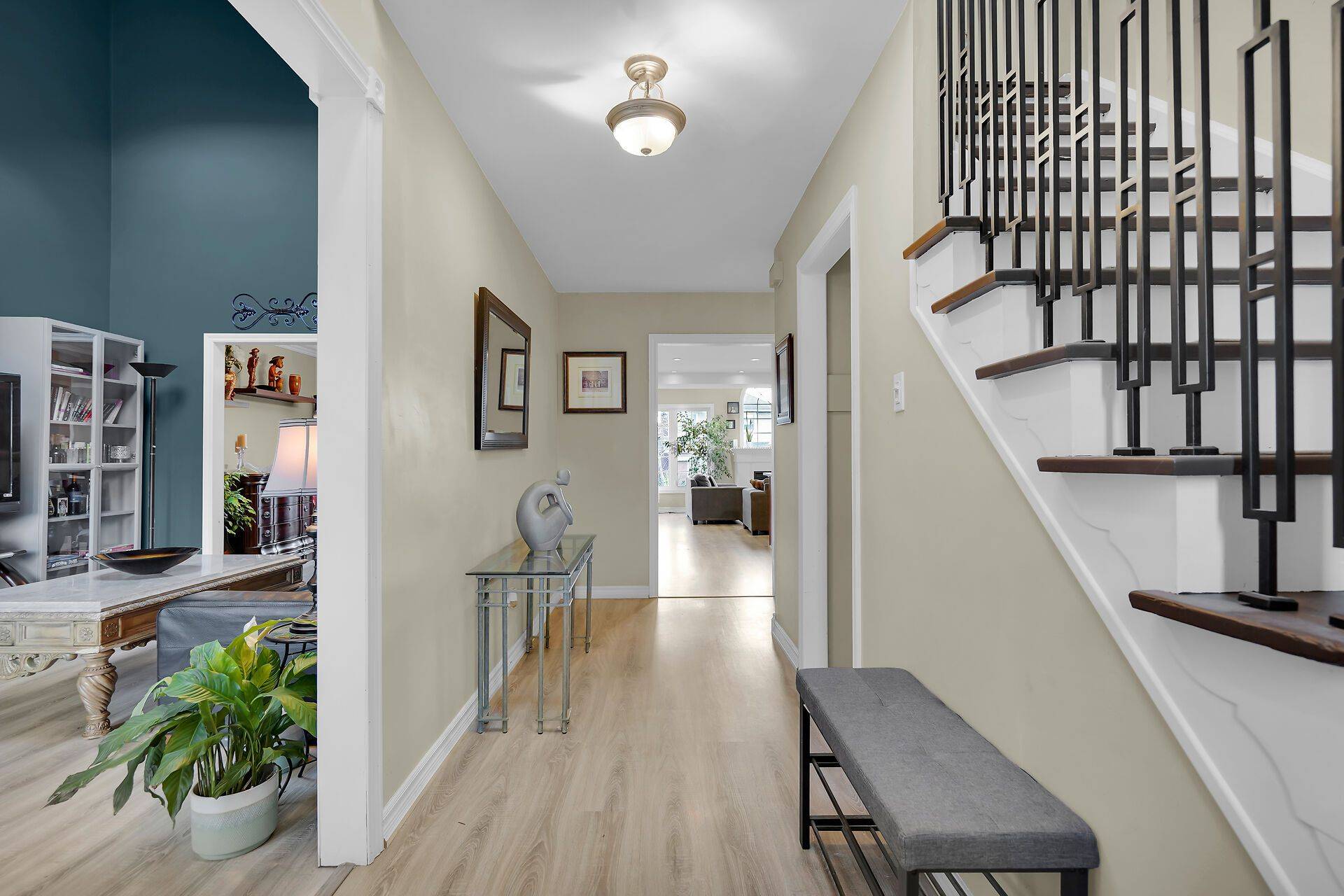 London South, ON N6C 5M6,99 Westwinds DR