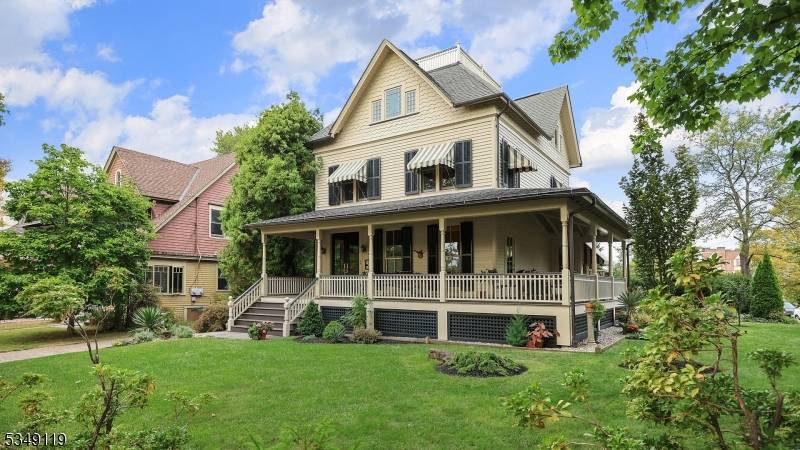 Westfield Town, NJ 07090,427 Boulevard