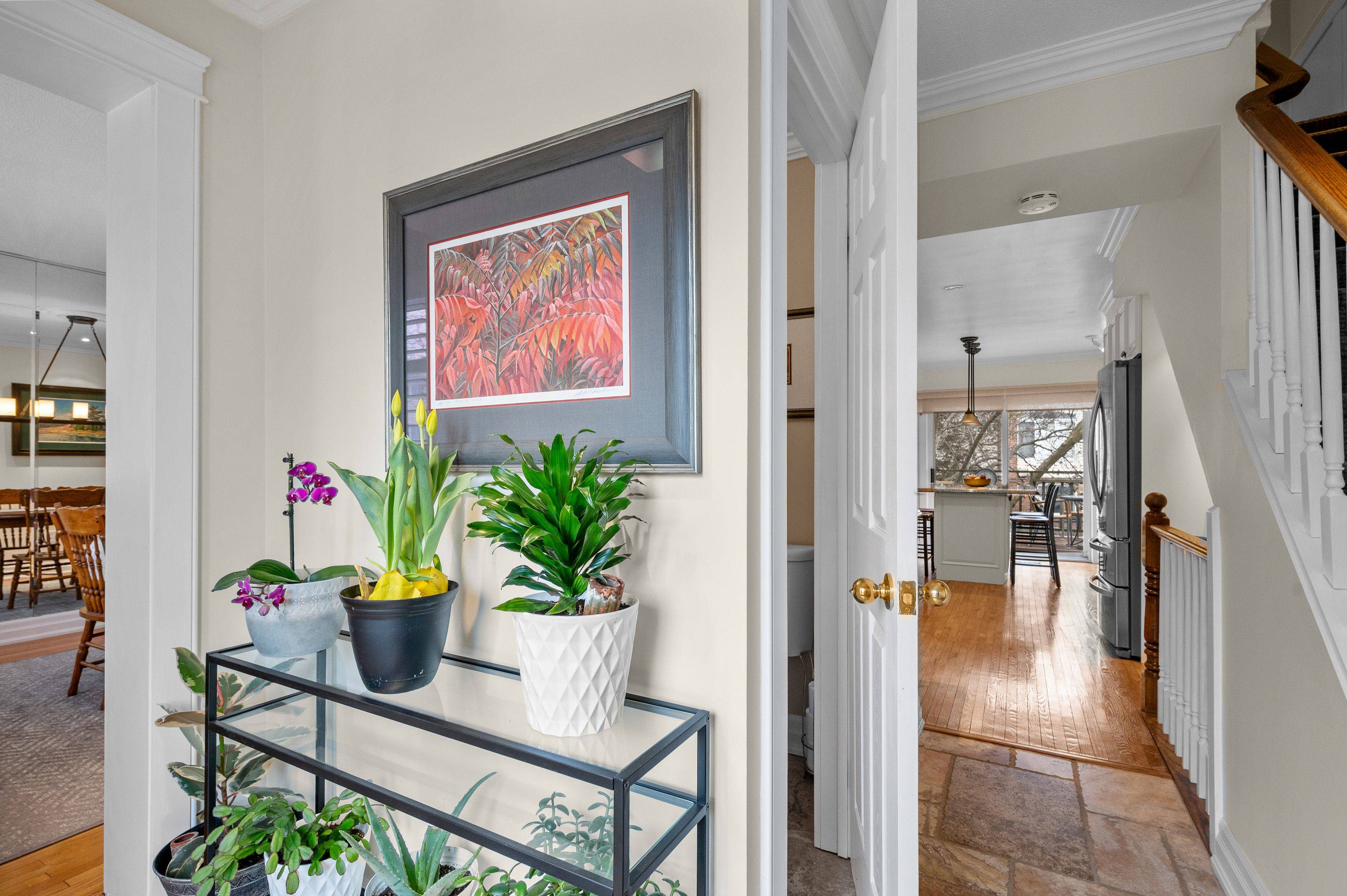 Oakville, ON L6L 1B7,2098 Marine DR #6