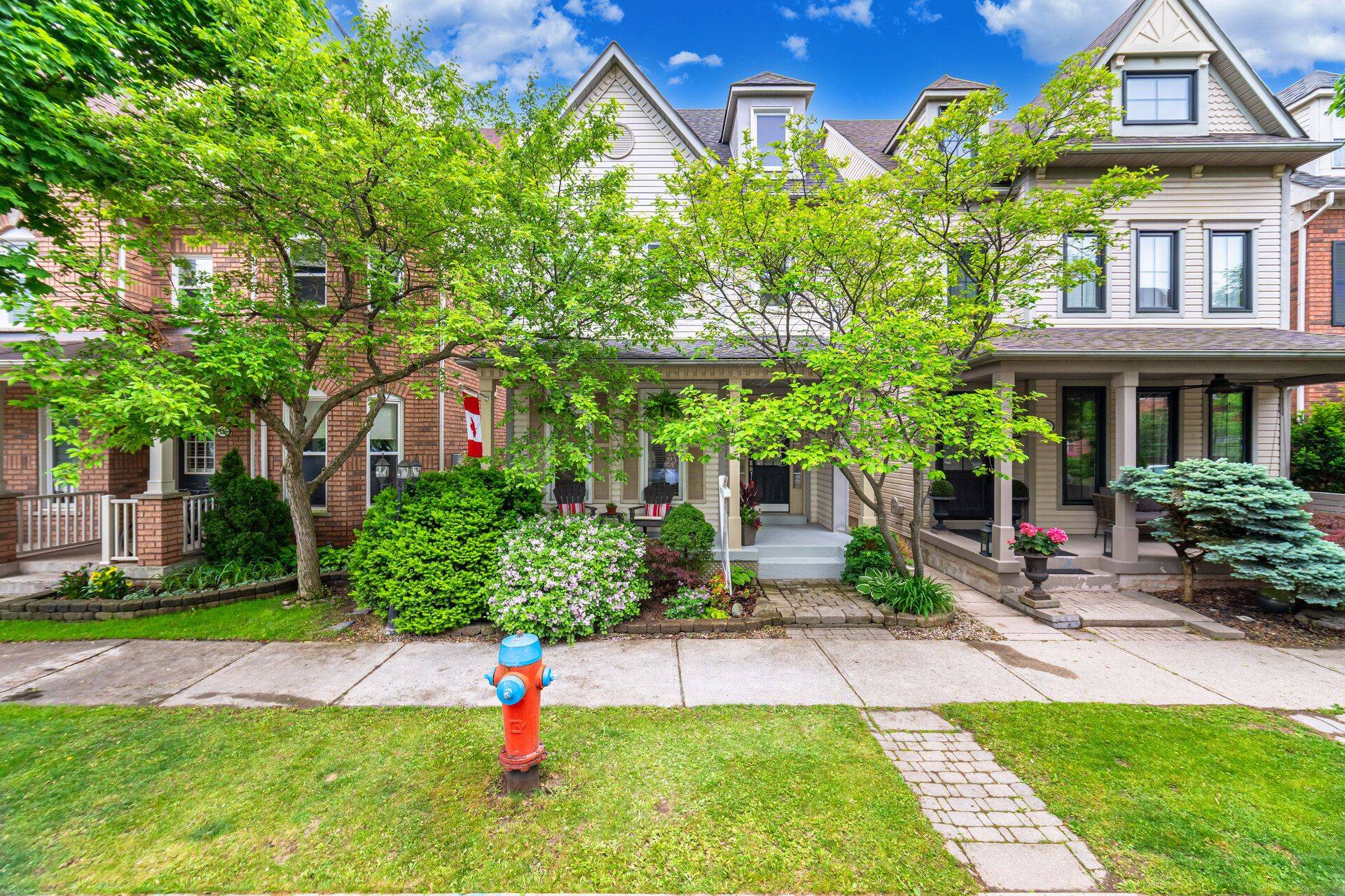 Oakville, ON L6H 6N2,154 Roxton RD