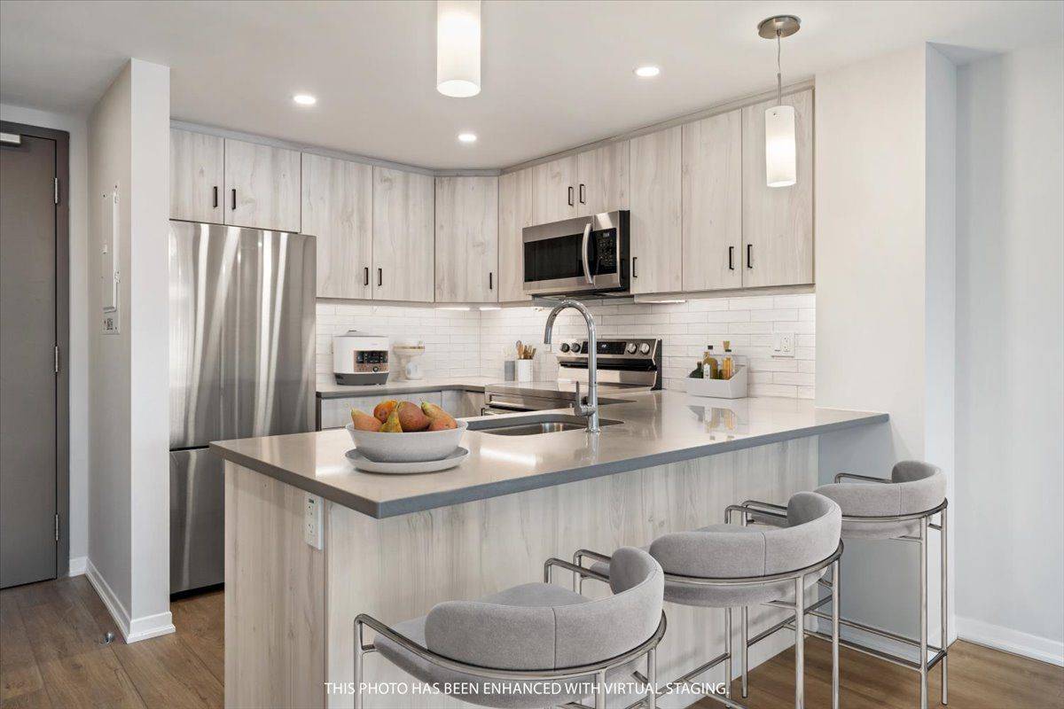 Lincoln, ON L0R 2C0,3998 Victoria AVE #110
